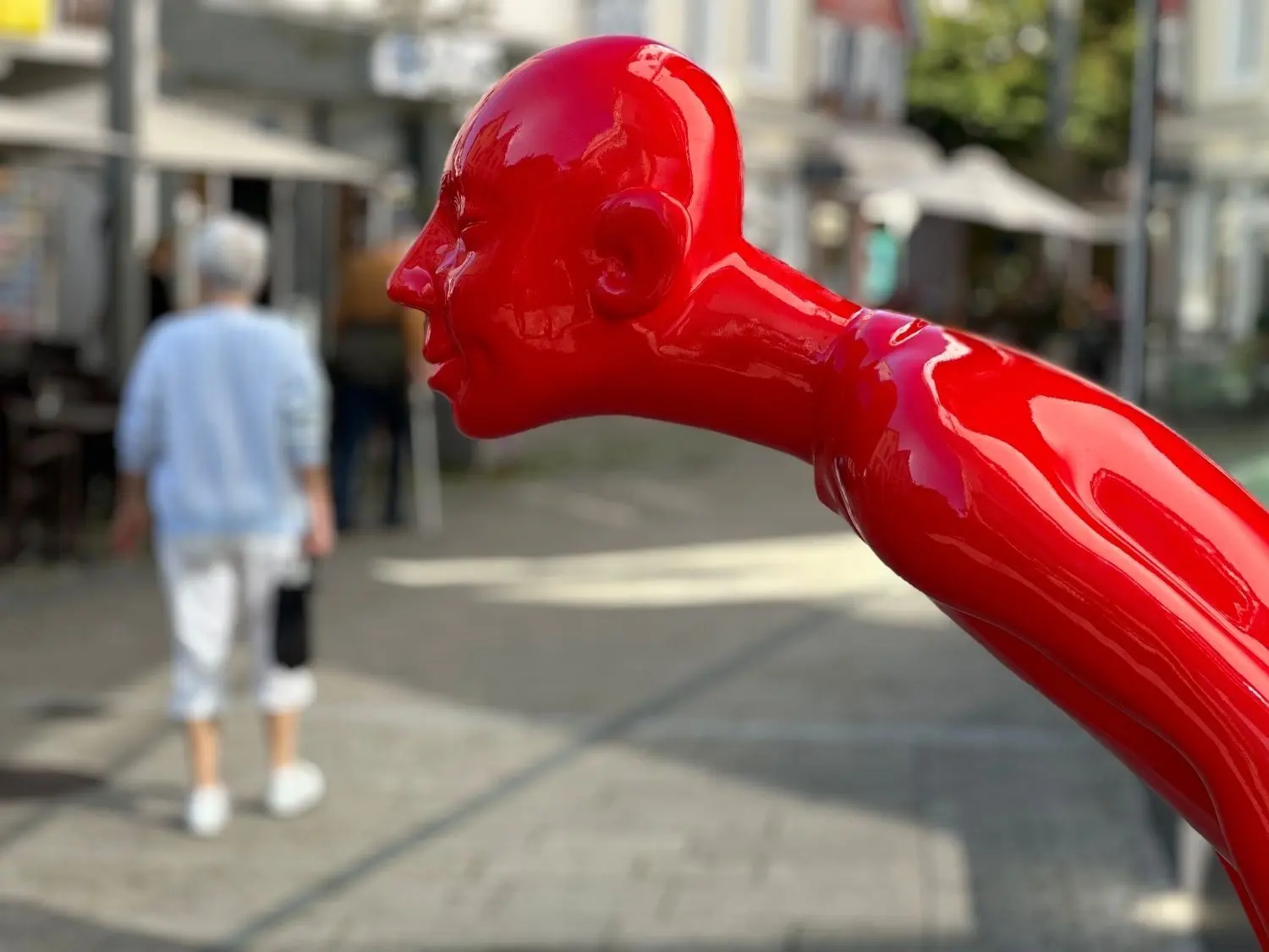 Reutlingen muss sich finanziell ganz schön strecken, um die Pflichtaufgaben zu erfüllen. Ebenso wie dieses Kunstwerk, zu sehen vor dem Geschäft „Auf Augenhöhe“ in der Wilhelmstraße 135 in der Reutlinger Innenstadt.