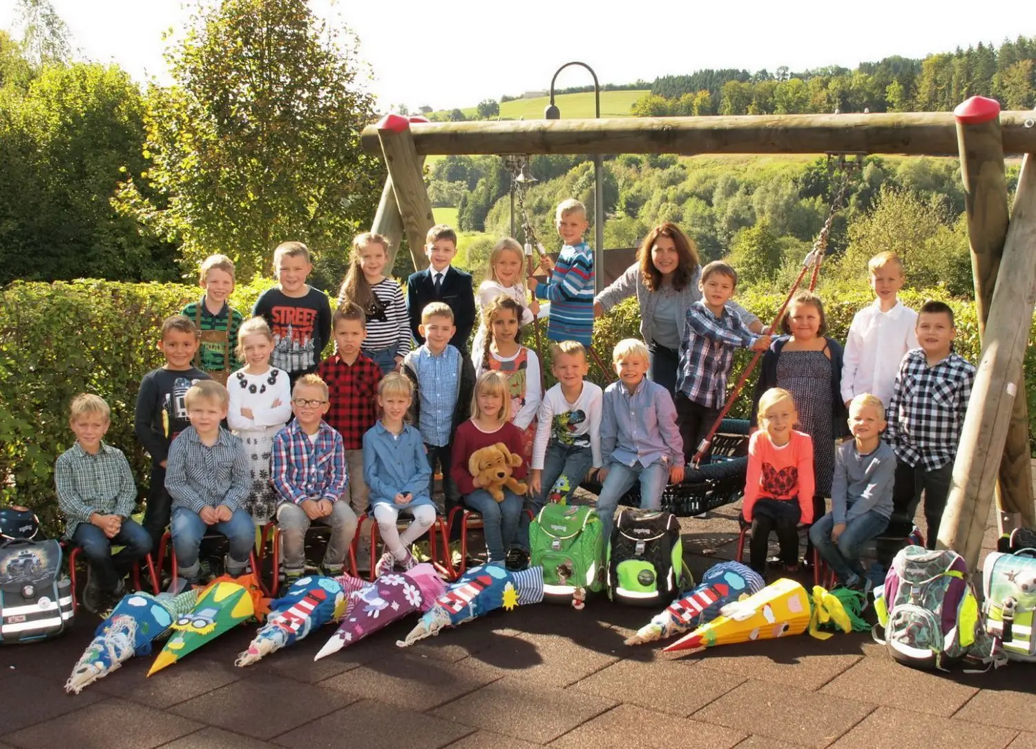 Mit Schultüte und neuer Schultasche: 24 Erstklässler beginnen ihre schulische Laufbahn in der Kochertal-Grundschule in Sulzbach-Laufen.