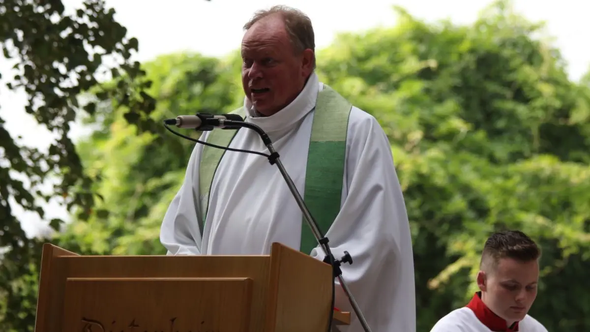 Dekan Ulrich Kloos zelebrierte den Festgottesdienst mit.