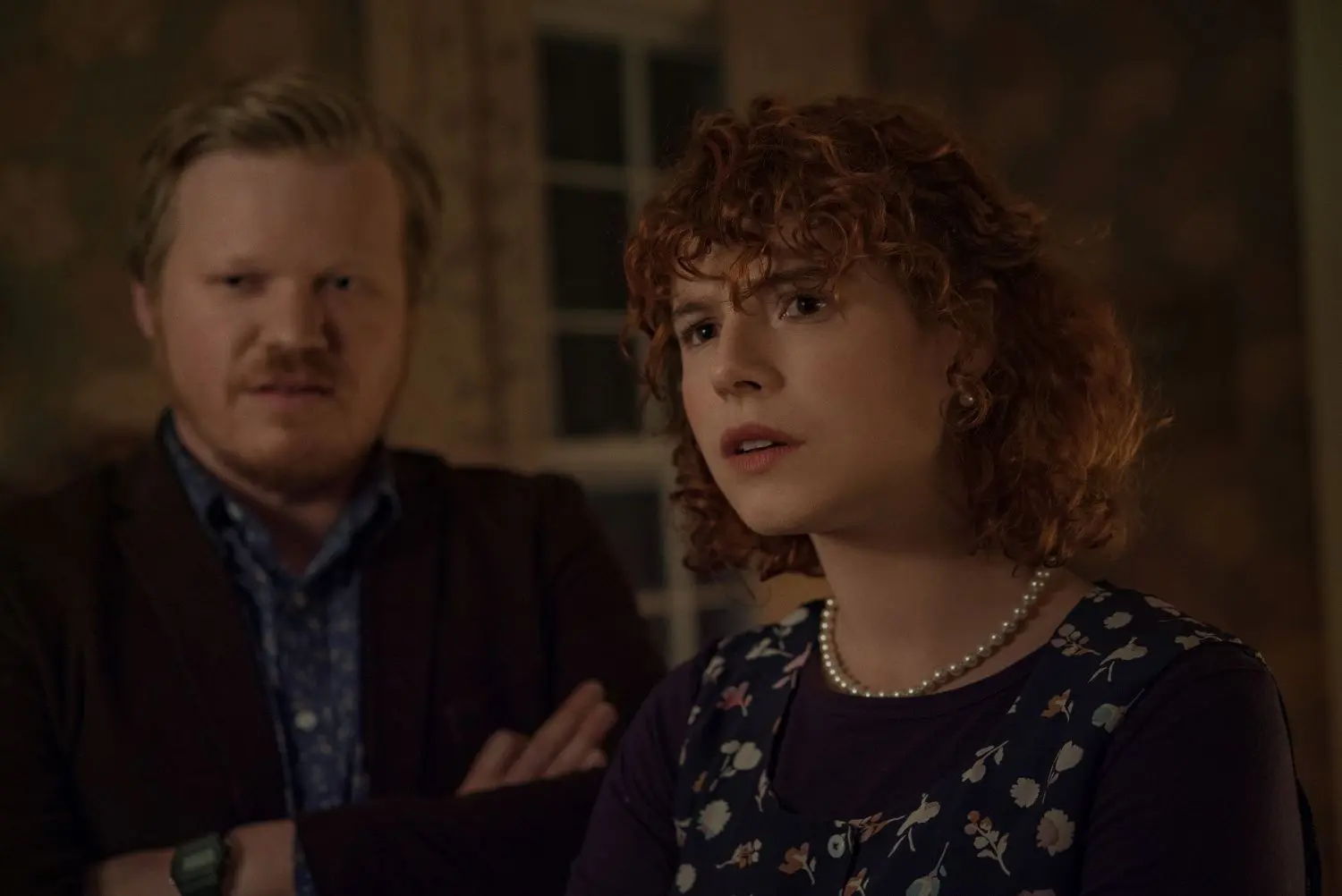 Das Paar von „I’m Thinking of Ending Things“: Jesse Plemons spielt Jake und Jessie Buckley die junge Frau.