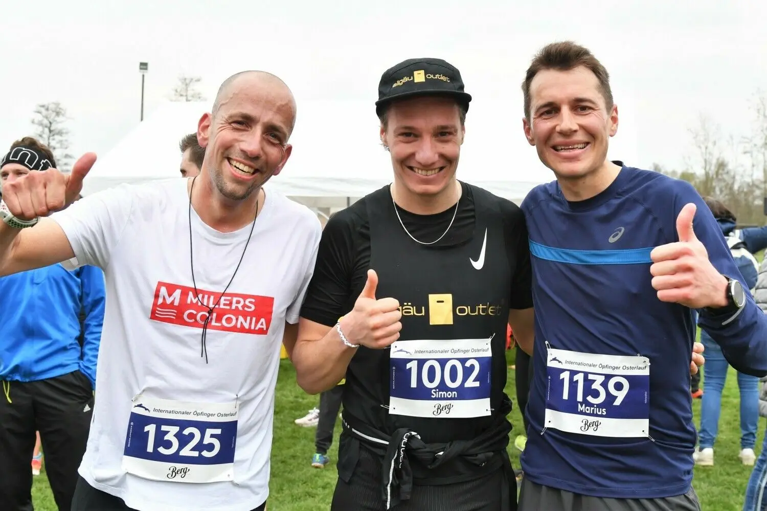 Simon Pulfer (Allgäu Outlet Raceteam) mit der Startnummer 1002 schaffte es beim Halbmarathon als Erster durch Ziel, gefolgt von Marius Gelbing (TSG Söflingen) und Martin Döhler (Millers Colonia 2020).