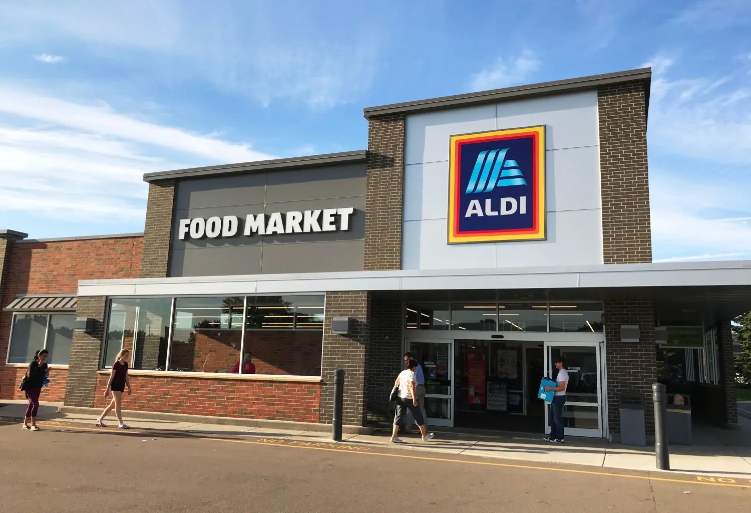 Der Eingang einer ALDI-Filiale in Richfield, Minnesota.