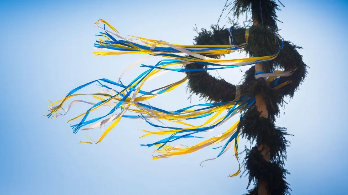 Maibaum oder kein Maibaum? Darüber wird in den Gemeinden im Kreis Neu–Ulm diskutiert.