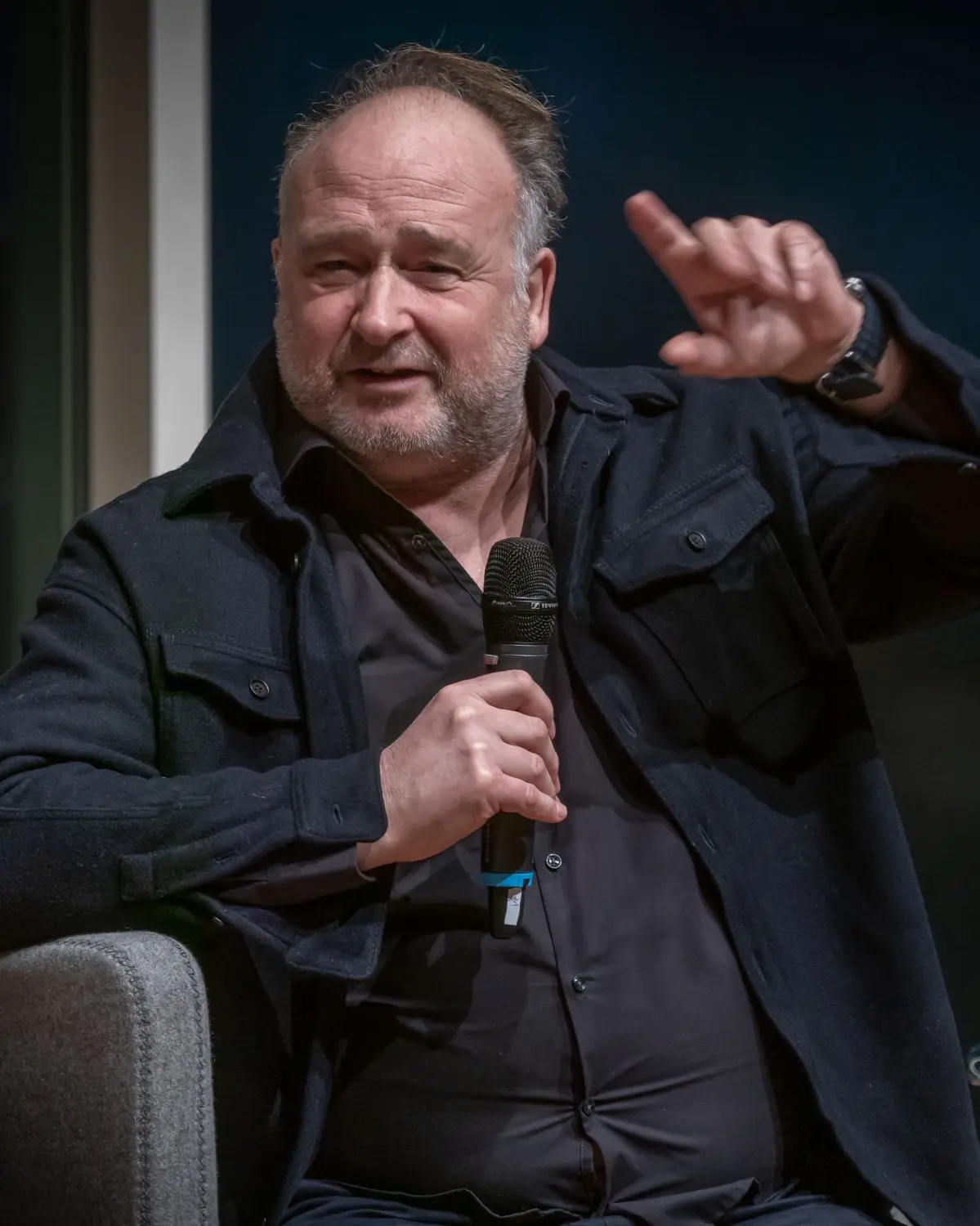„Ich bin eine Art Schreibmaschine und die Bretagne tippt auf mir die Bücher“, sagt Schriftsteller Jörg Bong – besser bekannt als Jean-Luc Bannalec.