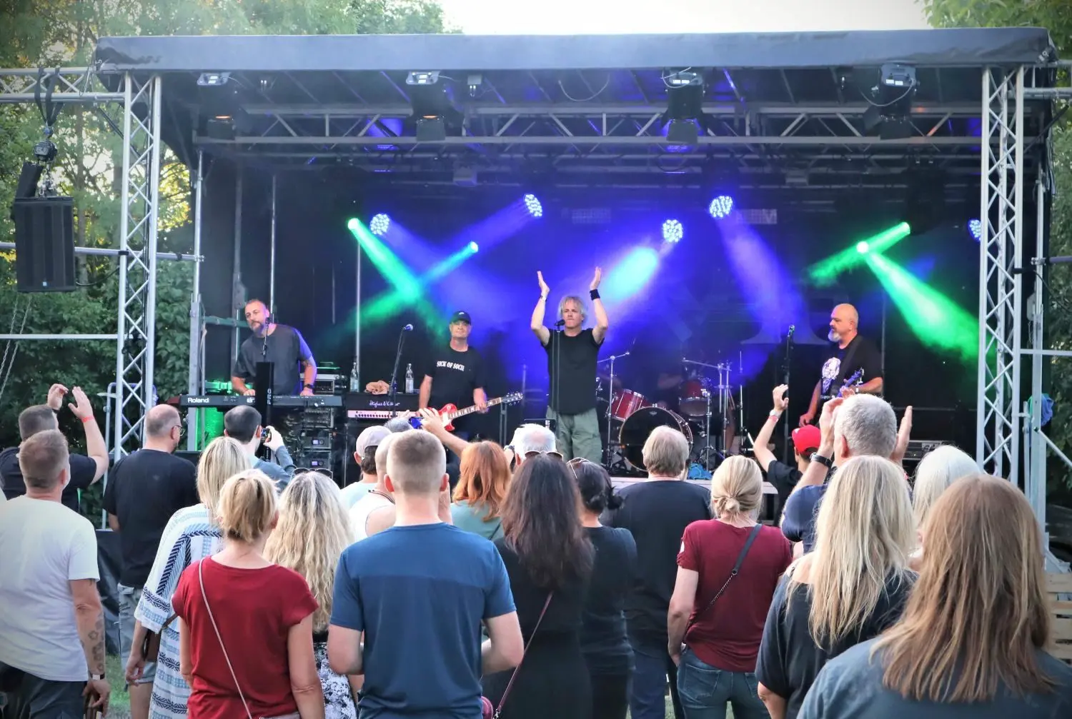 Rock im Garten Feiern bei freiem Eintritt in Langenau swp.de