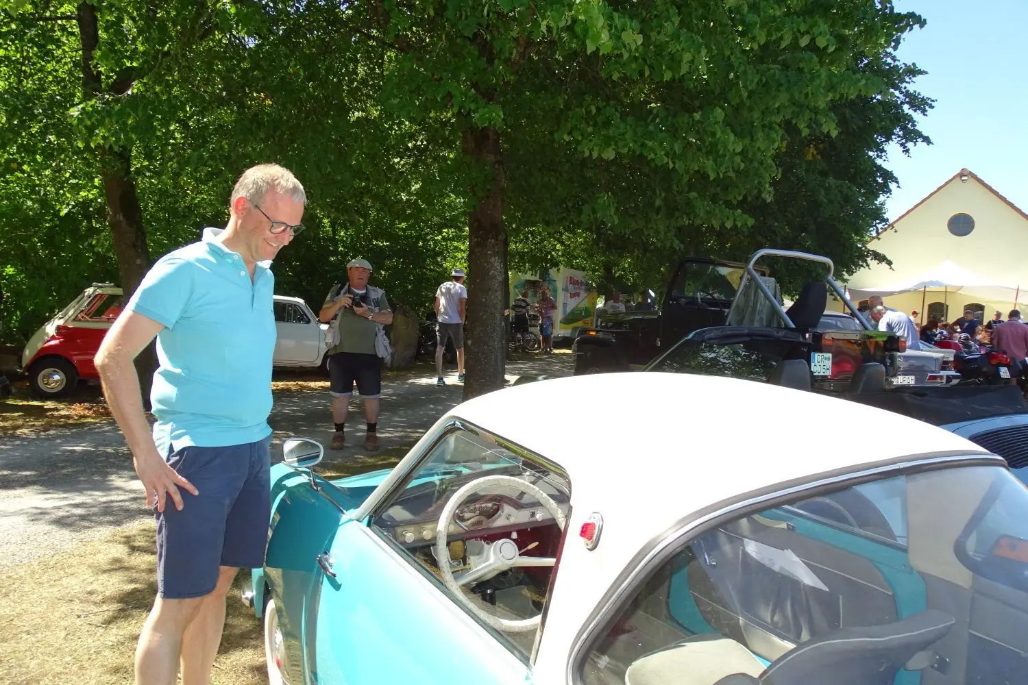 Das waren Autos: Timo Röcker  bewundert ein Gogomobil.