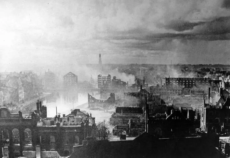 Ein unbekannter Fotograf hat den Untergang der Stadt Königsberg dokumentiert. Im Digit-Projekt des WDR wurde das Foto digitalisiert.