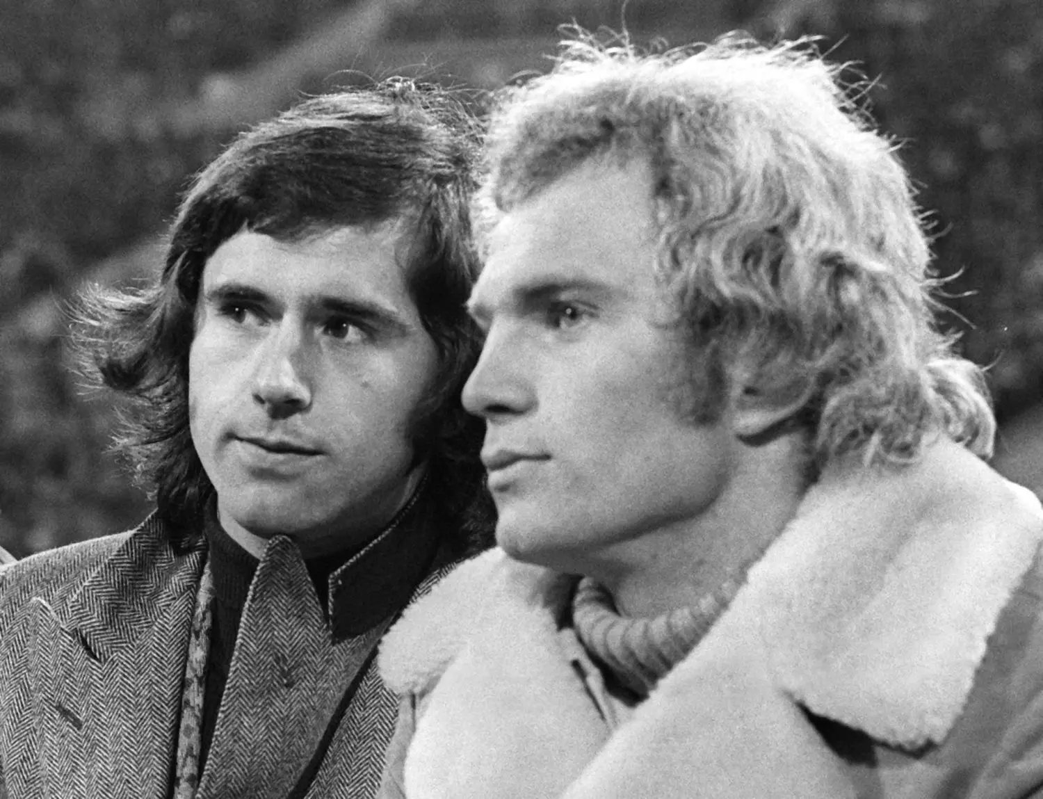 Zunächst waren Gerd Müller (li.) und Uli Hoeneß Teamkollegen, aber auch Rivalen beim FC Bayern. Später half Hoeneß als Präsident dem „Bomber“ aus einer schweren persönlichen Krise. ⇥