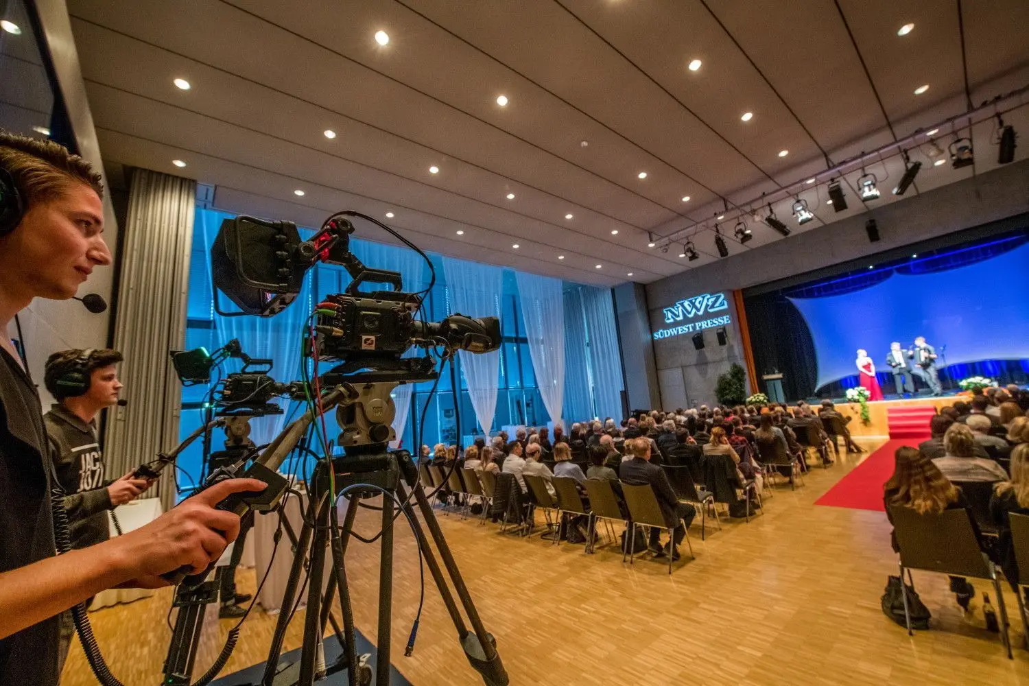 Die Filstalwelle war nicht nur für die Filmbeiträge während der Preisverleihung verantwortlich, sie zeichnete den Abend komplett auf. Die Sendung wird am kommenden Wochenende ausgestrahlt.