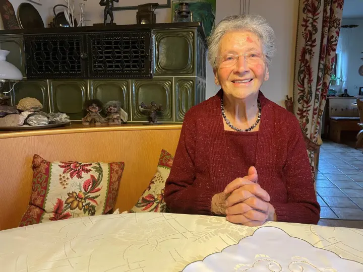 „Solange ich kann, bleiben wir hier“: So pflegt eine 86-Jährige ihren Mann zu Hause