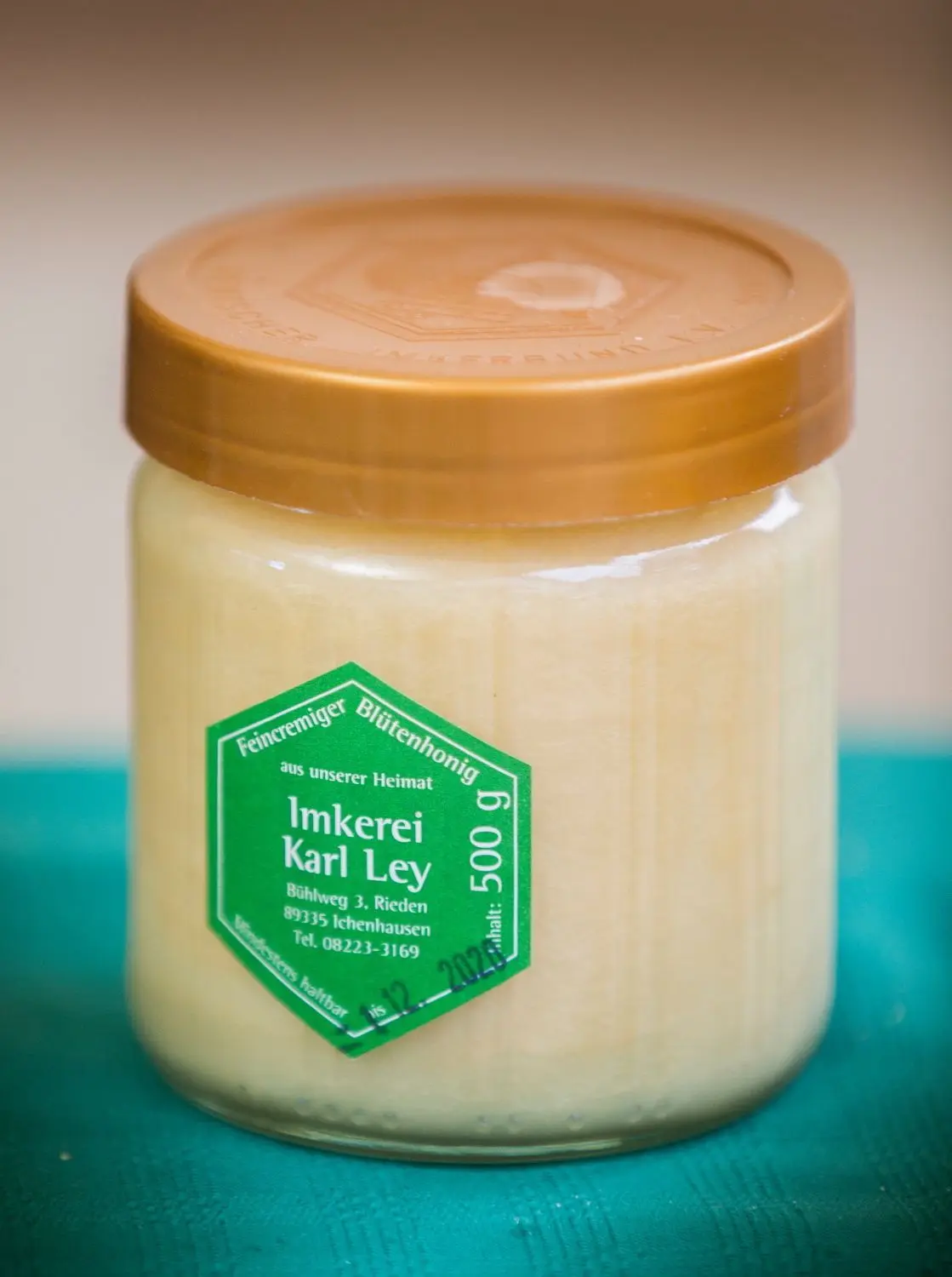 Wer regionalen Honig einkauft, macht alles richtig. Dieser Honig stammt von den Bienen von Karl Ley.