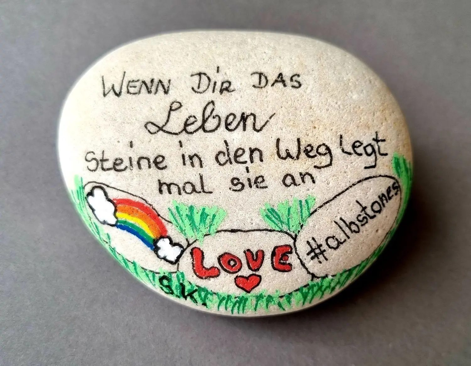 Albstones sollen Mut machen und dem Finder ein Lächeln ins Gesicht zaubern.