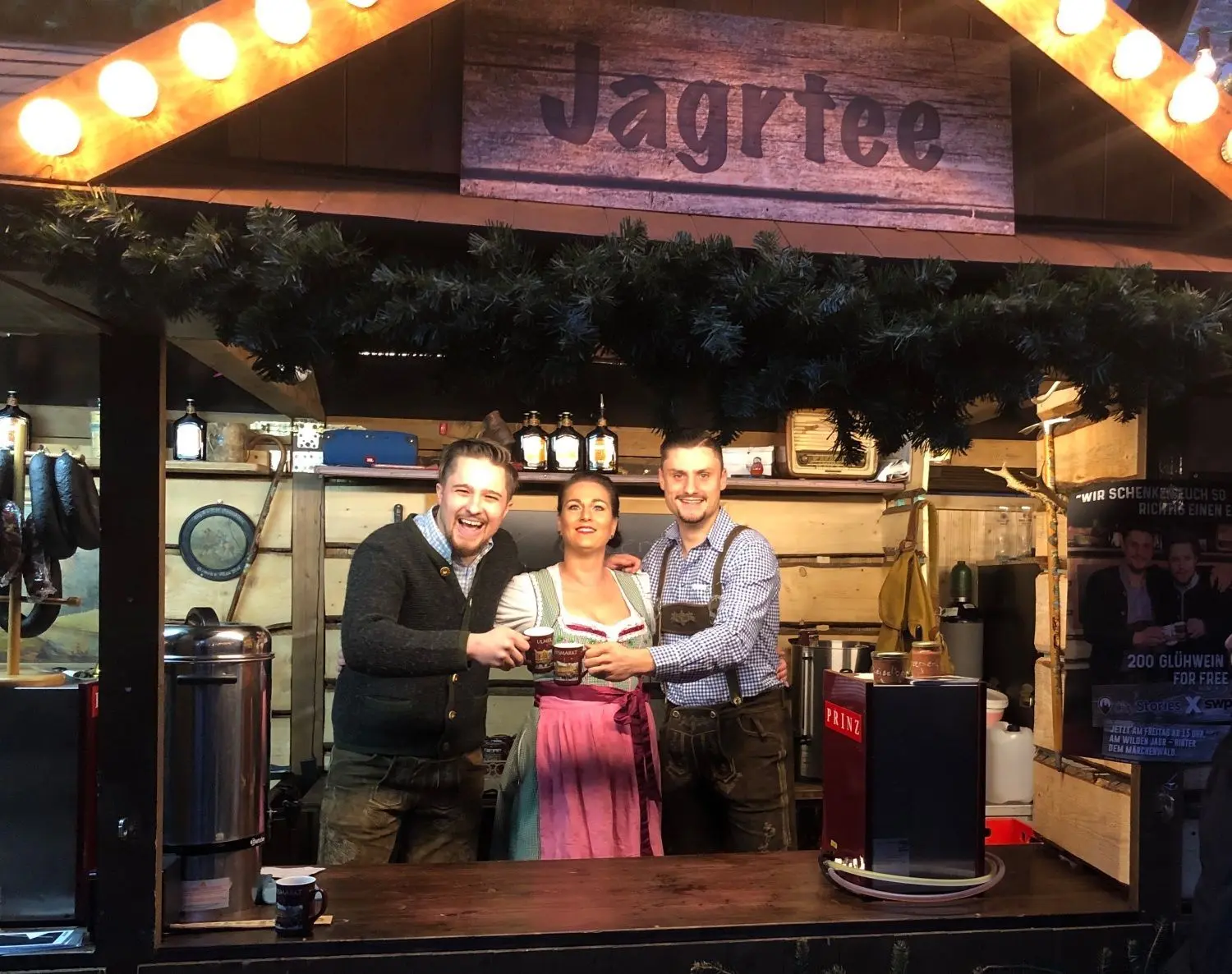 Am Freitagnachmittag ging die Gratis-Glühwein-Aktion von cityStories Ulm und swp.de am Stand des „Wilden Jagr“ über die Bühne.