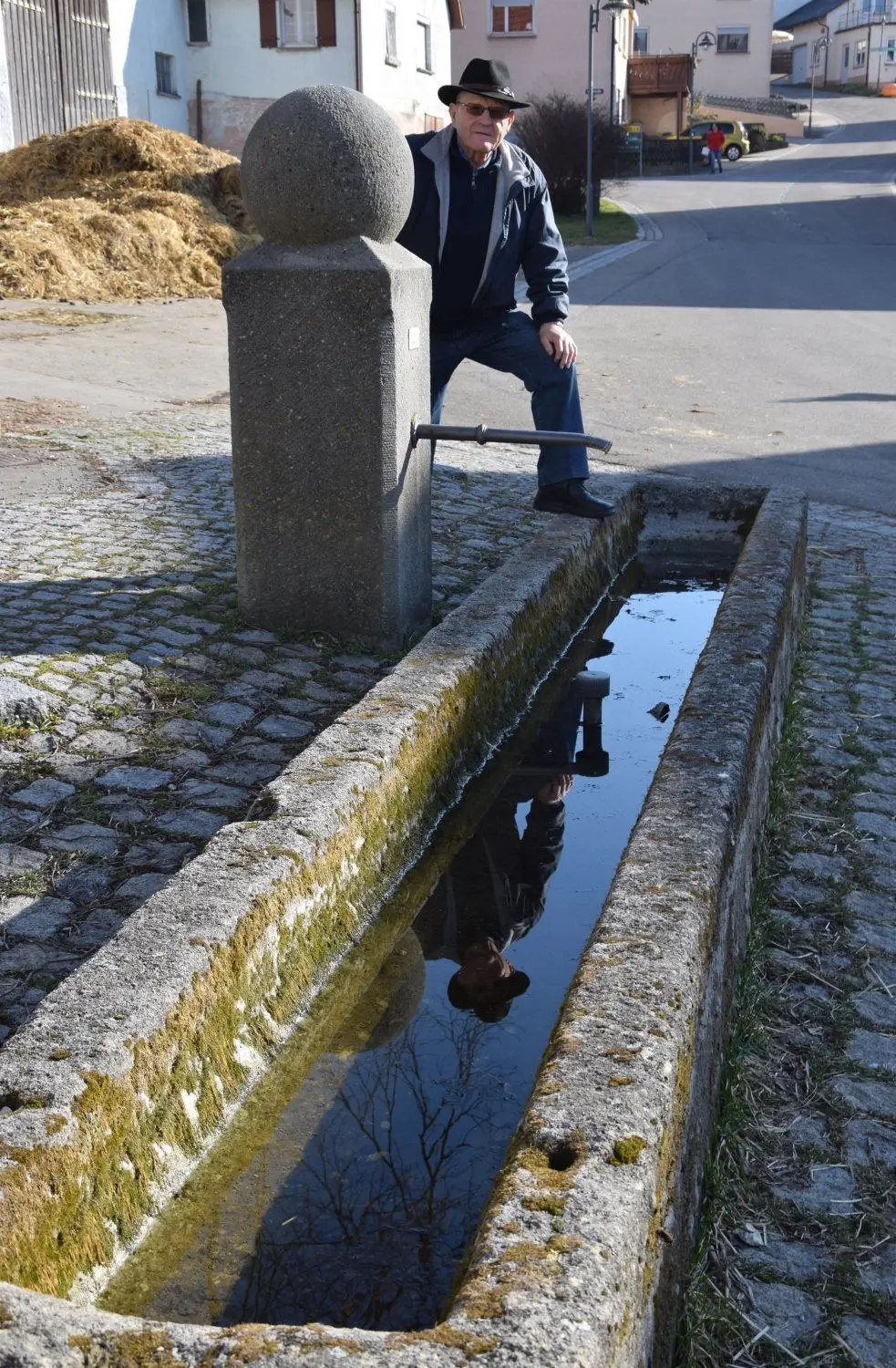 Wie sonst kaum ein anderer, kennt Otto Rauscher die Geschichte der Wasserversorgung in Wittlingen und der Alb. ⇥