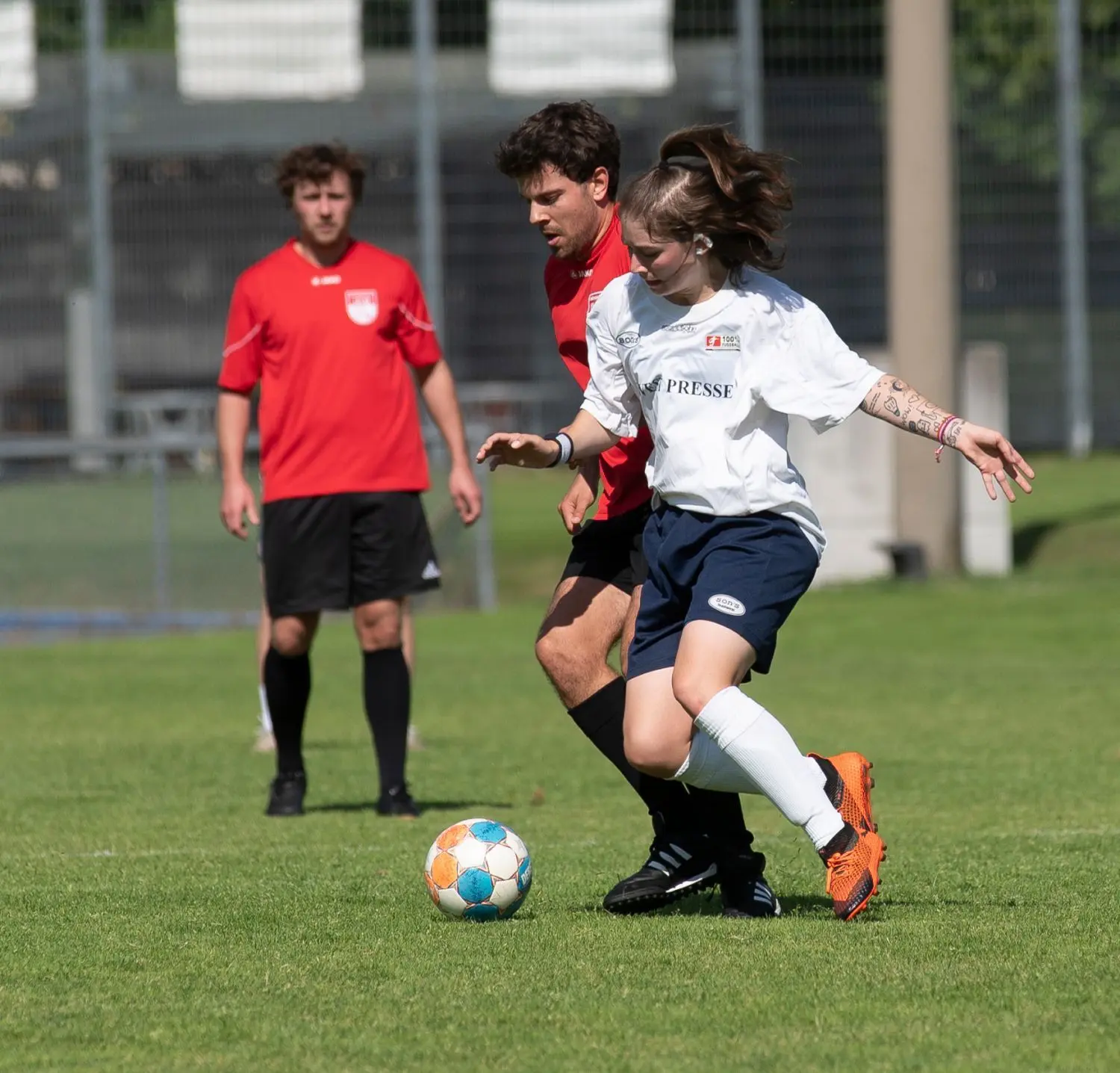 1:12 - Die fußballerische Höchststrafe kassierte das Presse-Team im jüngsten Derby gegen die Ulmer Justiz.