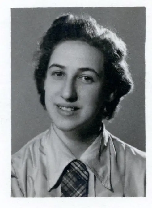 Das Foto ließ die Anneliese Wallersteiner im Alter von 17 im Fotohaus Kammerer aufnehmen.