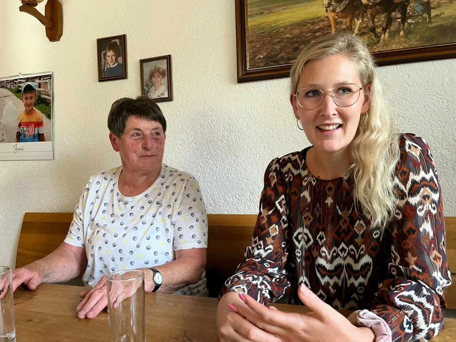 Zwei Landfrauen, zwei Generationen: Joanna Preiß (links) und Alexandra Junginger.
