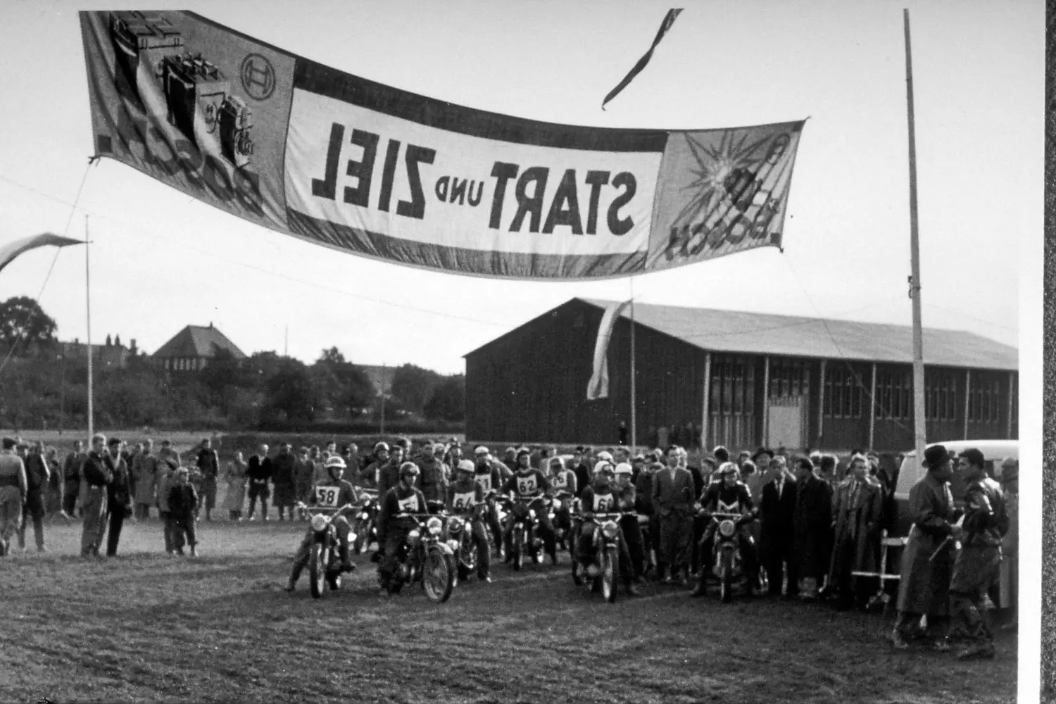 So sah es früher am Start auf dem Crailsheimer Volksfestplatz bei den legendären Rennen am Kreckelberg aus.⇥