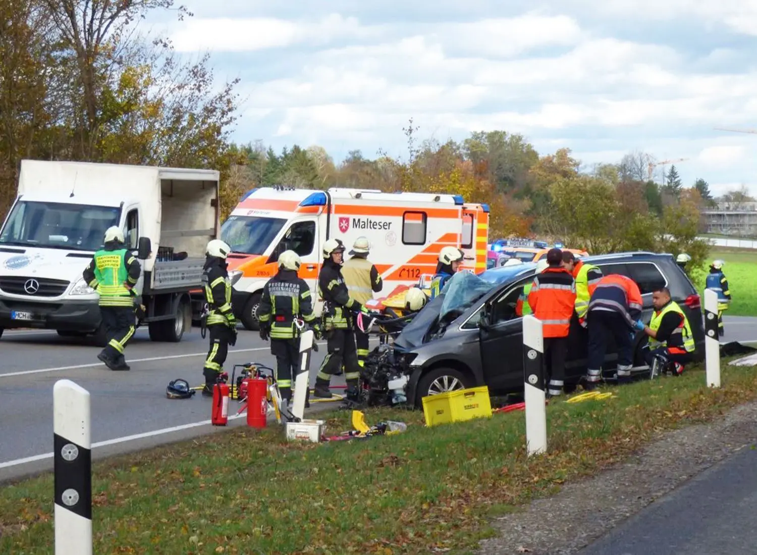 Die Unfallstelle auf der B 27 zwischen Bad Sebastiansweiler und Bodelshausen: Die Beifahrerin im VW wurde schwer verletzt.
