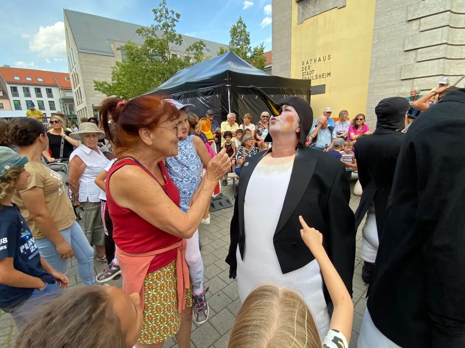 Kuwo 2023 in Crailsheim: Wo Straßentheater, Musik und Magie alle Sinne ...