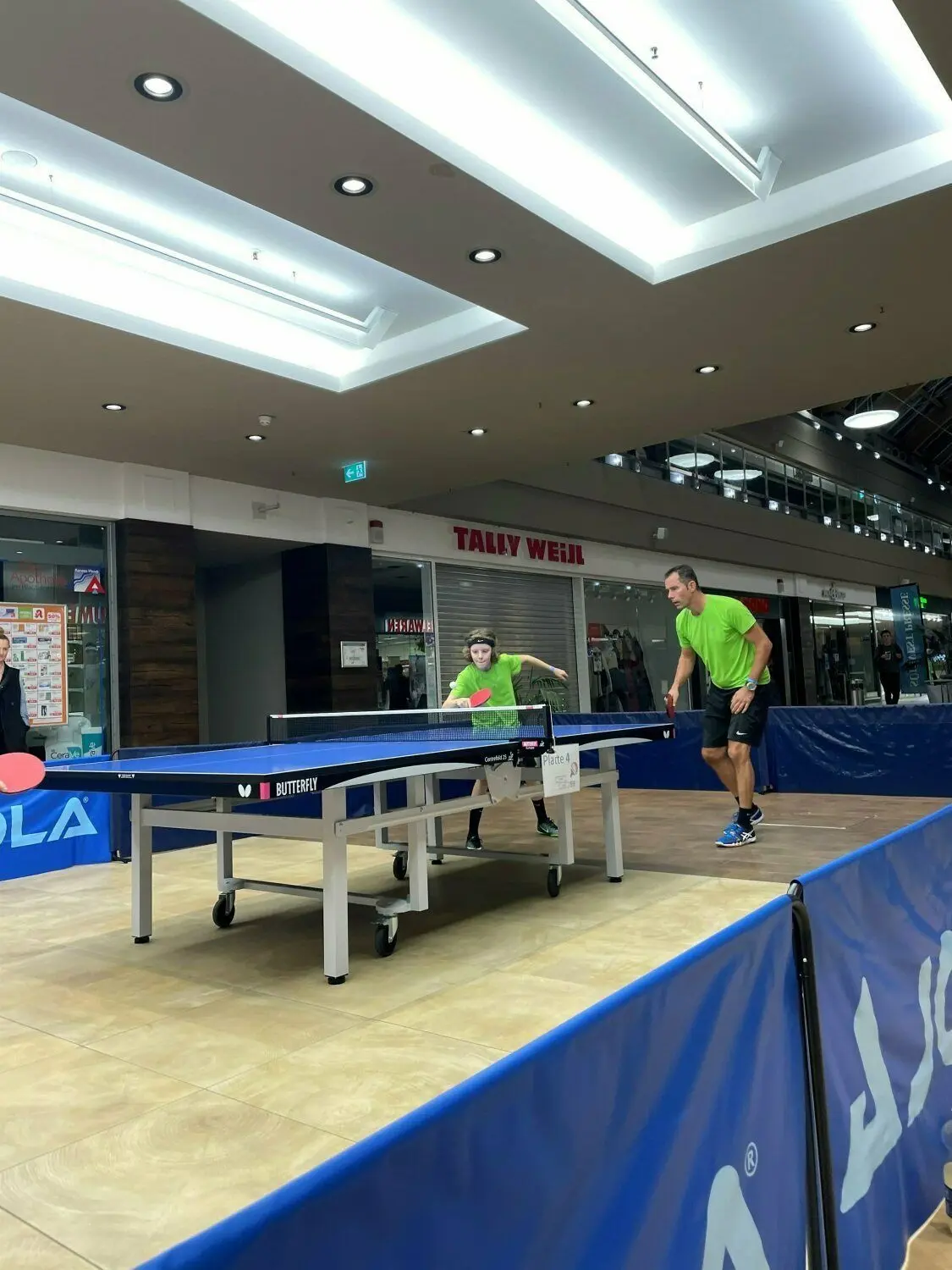 Cool im Kaufhaus: Johann (l.) und Andreas Brandt triumphierten im Turnier der Vereinsspieler.