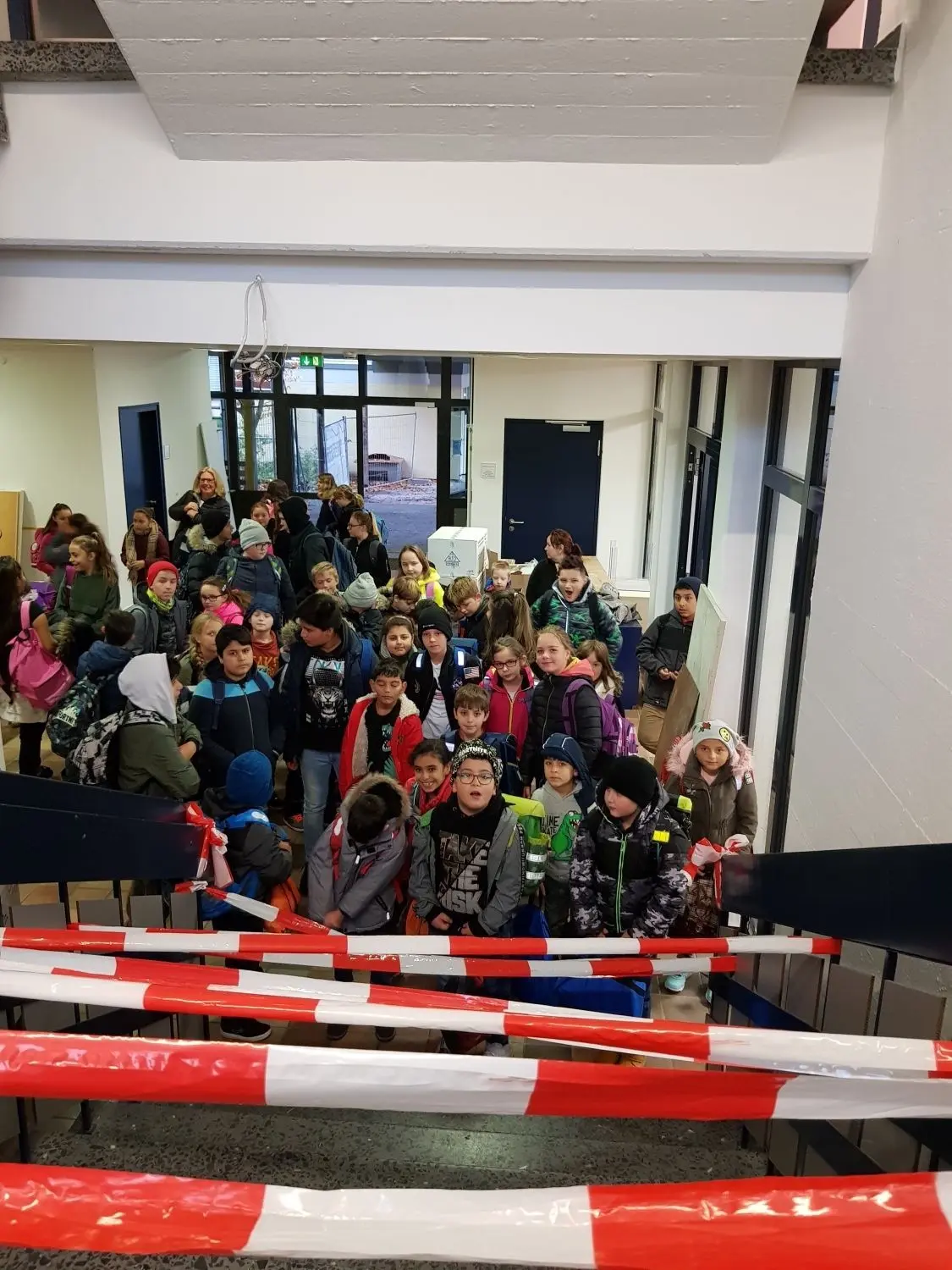 Die Schüler der Käthe-Kollwitz-Schule sind freudig in das Schulgebäude zurückgekehrt.