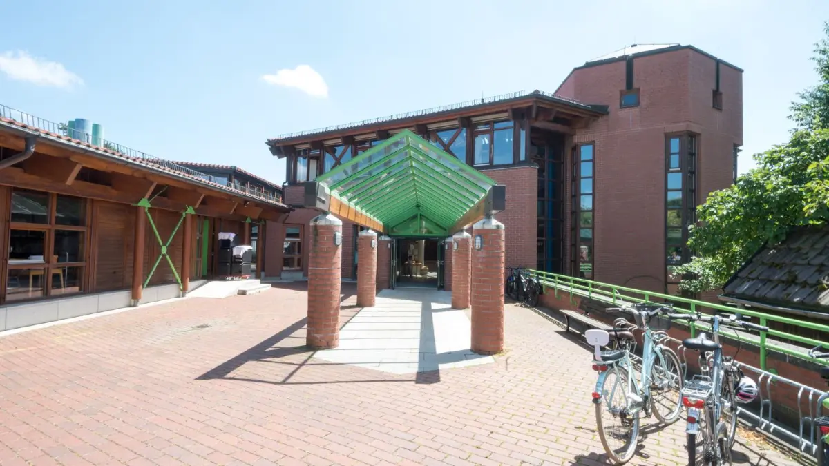 An der Bodelschwingh-Schule herrscht schon lange akute Personalnot. Nun ist die Schule selbst aktiv geworden und hat Leute gefunden, wird aber von der Bürokratie ausgebremst.