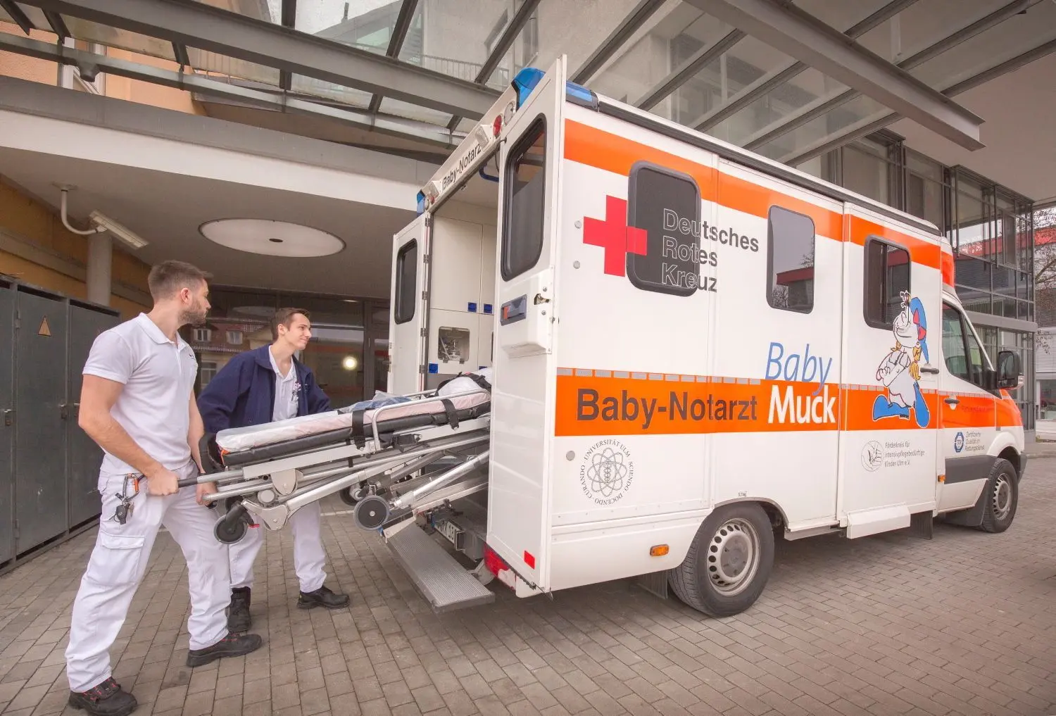 Der Baby Muck, ein Intensivtransporter für Frühchen, muss neu beschafft werden, das ist sehr teuer.