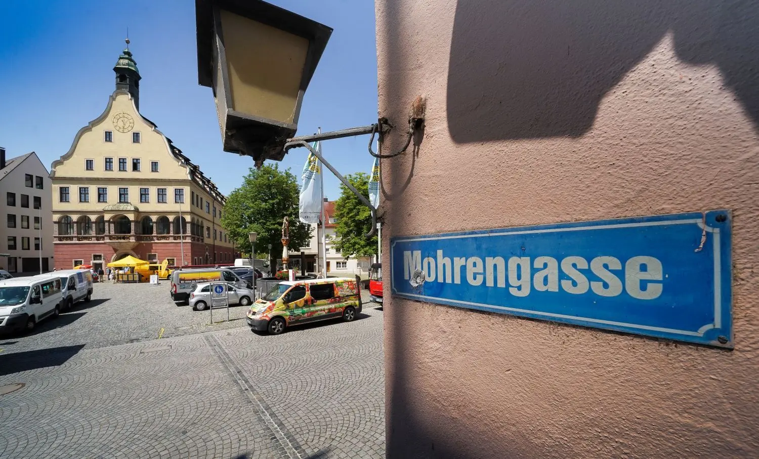 Ist „Mohr“ ein rassistisches Wort? Die SPD findet ja, und will die gleichnamige Gasse umbenennen.