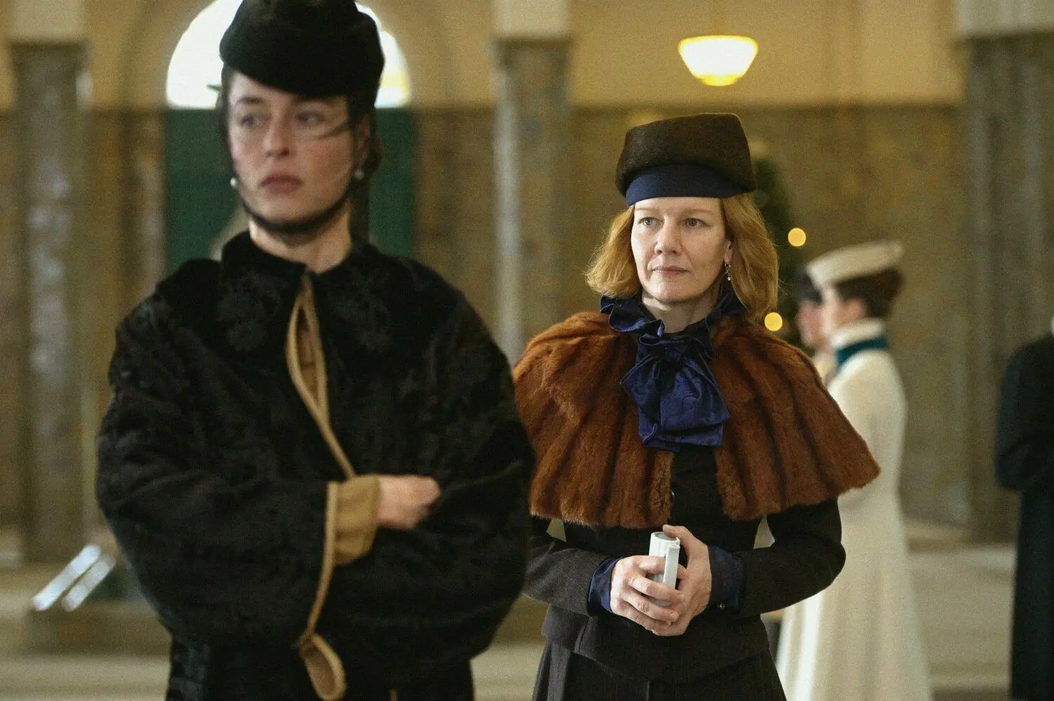 Sandra Hüller (rechts) als Gräfin Irma und Susanne Wolff als Kaiserin Elisabeth waren für Regisseurin Frauke Finsterwalder die Wunschbesetzung für den Film „Sisi & Ich“.