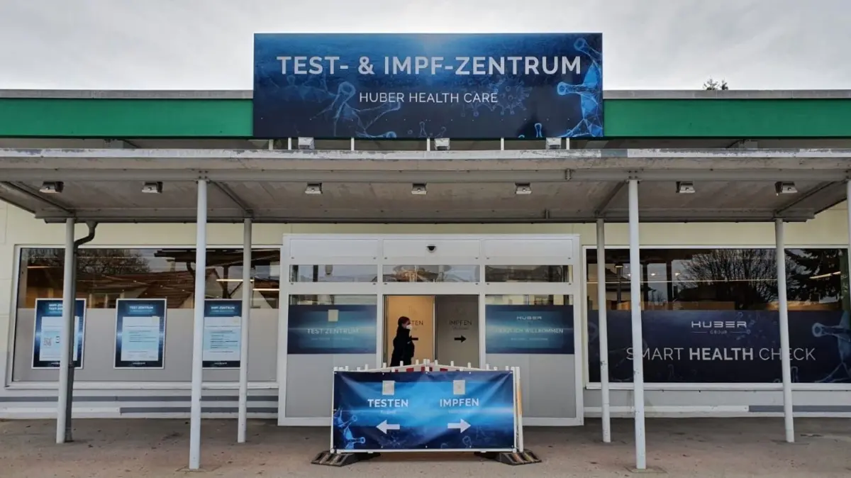 Impfung im Impfzentrum für den Landkreis Neu-Ulm in Weißenhorn