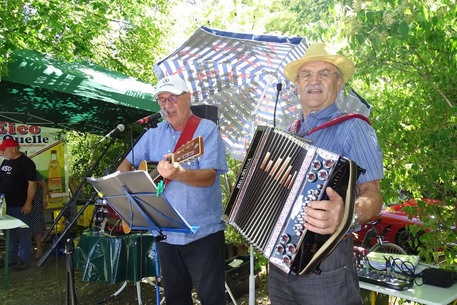 Helmut Rief und Günther Schust musizieren