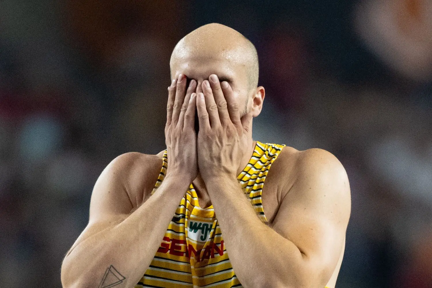 Knapp vorbei und vielleicht gerade deswegen umso mehr enttäuscht: Auch Speerwerfer Julian Weber holte am letzten Wettkampf-Tag bei der Leichtathletik-Weltmeisterschaft in Budapest keine Medaille. Der aus Mainz stammende Speerwerfer wurde nur Vierter in Ungarn.
