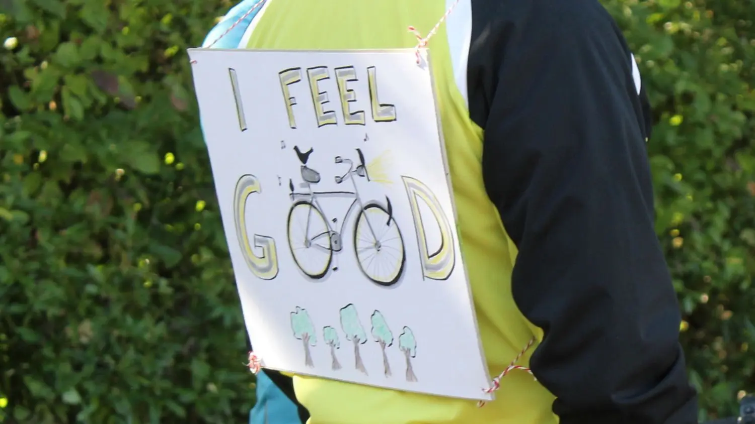 Kinder des Jugendzentrums Hechingen und ganz viele Radfahrerinnen und Radfahrer demonstrierten friedlich fürs Klima in der Zollernstadt.⇥