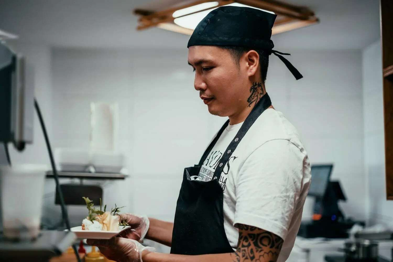 Hat bereits Erfahrung in der Gastronomie: Lee Tuananh (32), Geschäftsführer des Restaurants „Zen“, das er in der Wilhelmstraße neu eröffnet hat.⇥