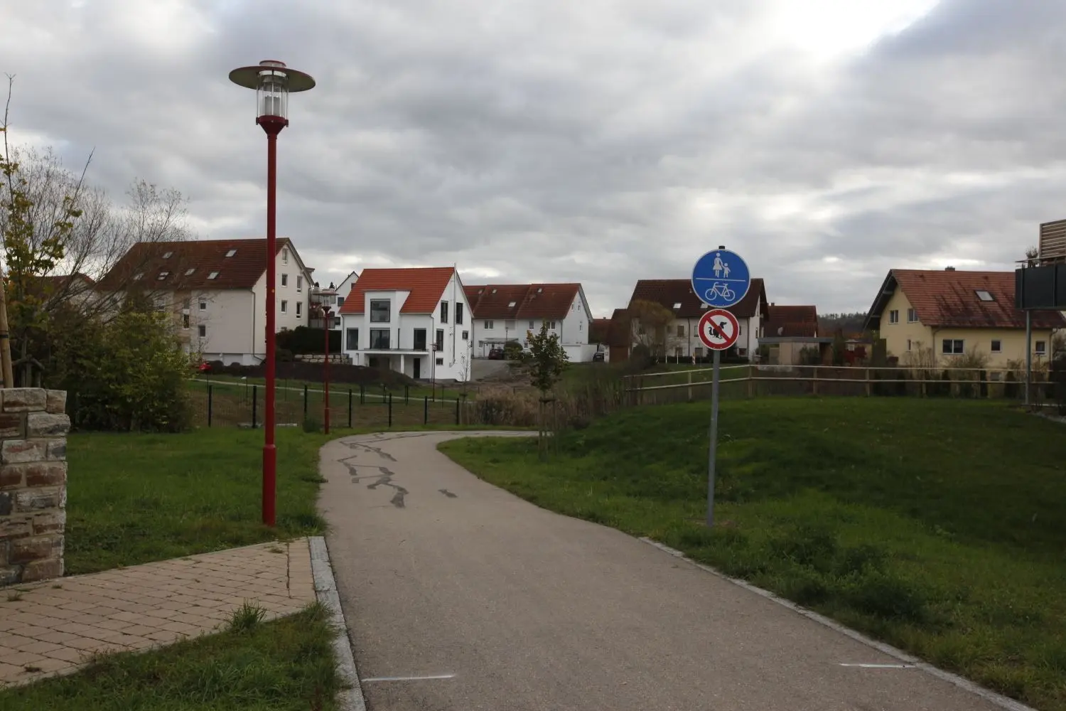 In der Gaildorfer Wörlebachsiedlung soll eine Katze einen Giftköder gefressen haben und daran verendet sein.⇥