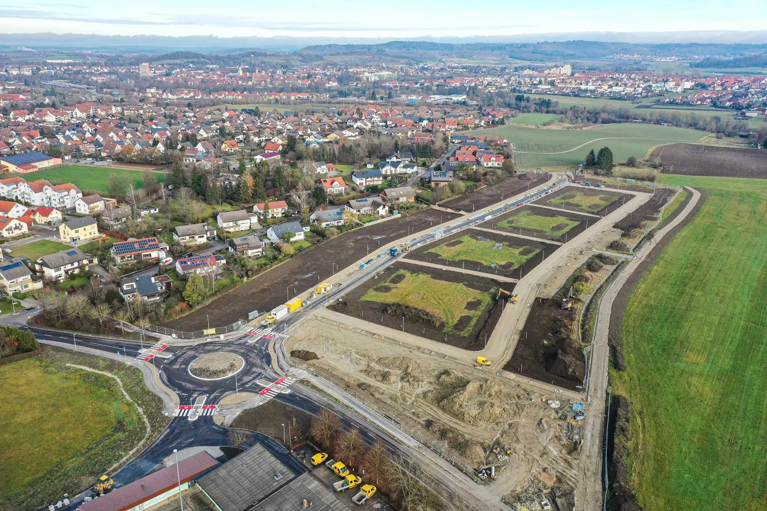 Straßen im Neubaugebiet Grundwegsiedlung in Altenmünster werden nach den Crailsheimer Partnerstädten Jurbarkas und Bilgoraj benannt.