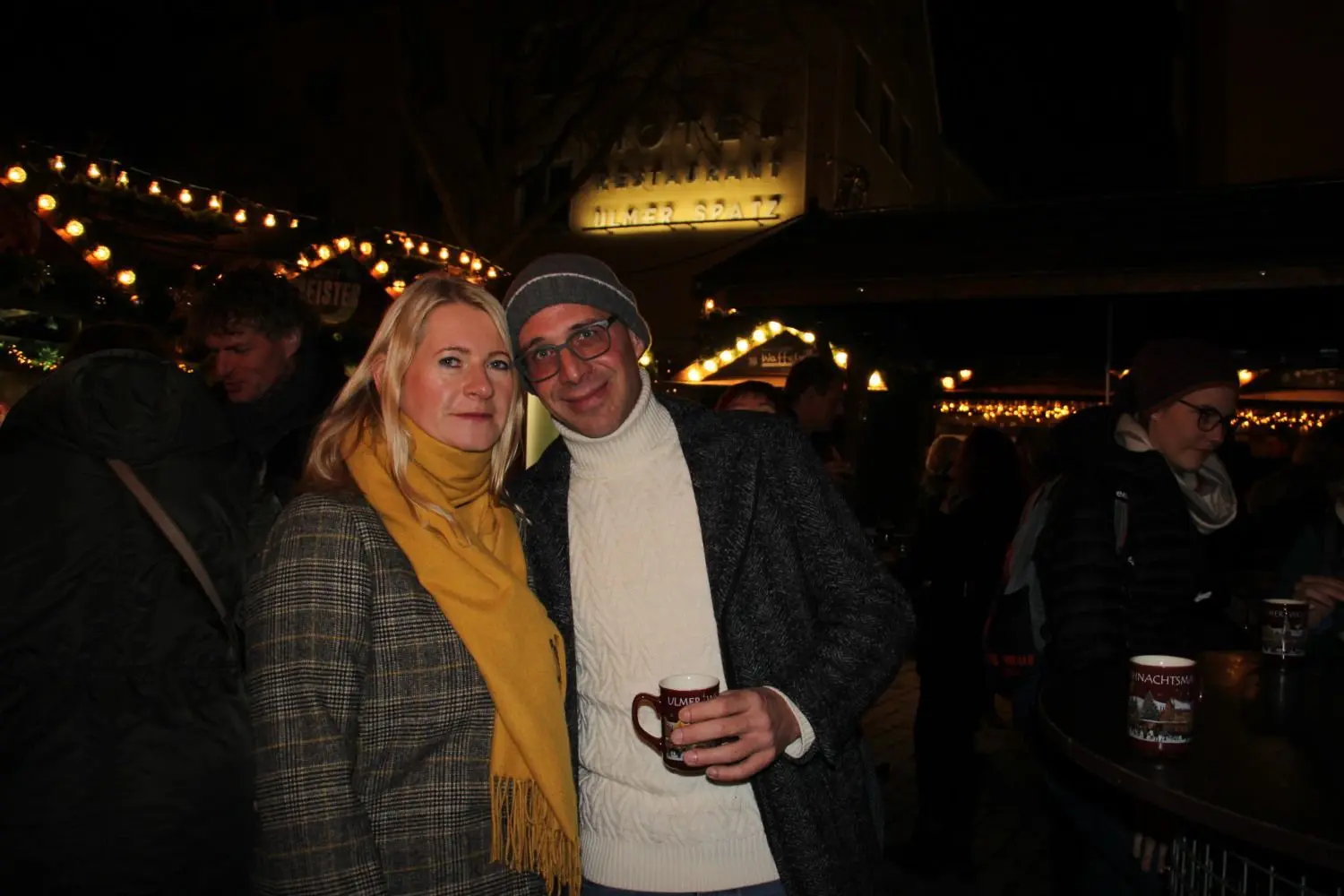 Insgesamt 200 Tassen Gratis-Glühwein gingen am Freitagnachmittag über die Theke.