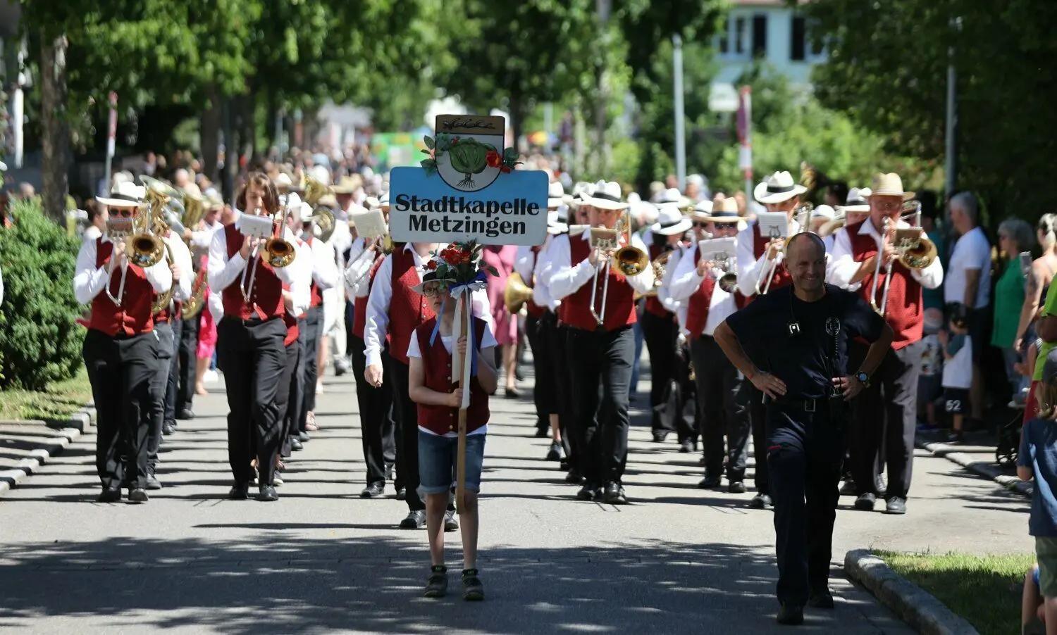 Die Stadtkapelle Metzingen führt den Festzug traditionell an.