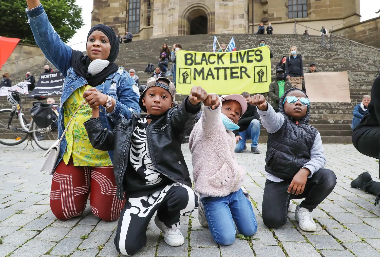 Bei einer Gedenkveranstaltung für George Floyd protestierten in Schwäbisch Hall zahlreiche Menschen gegen Rassismus. Sein Tod hat weltweit für Aufschreie gesorgt.