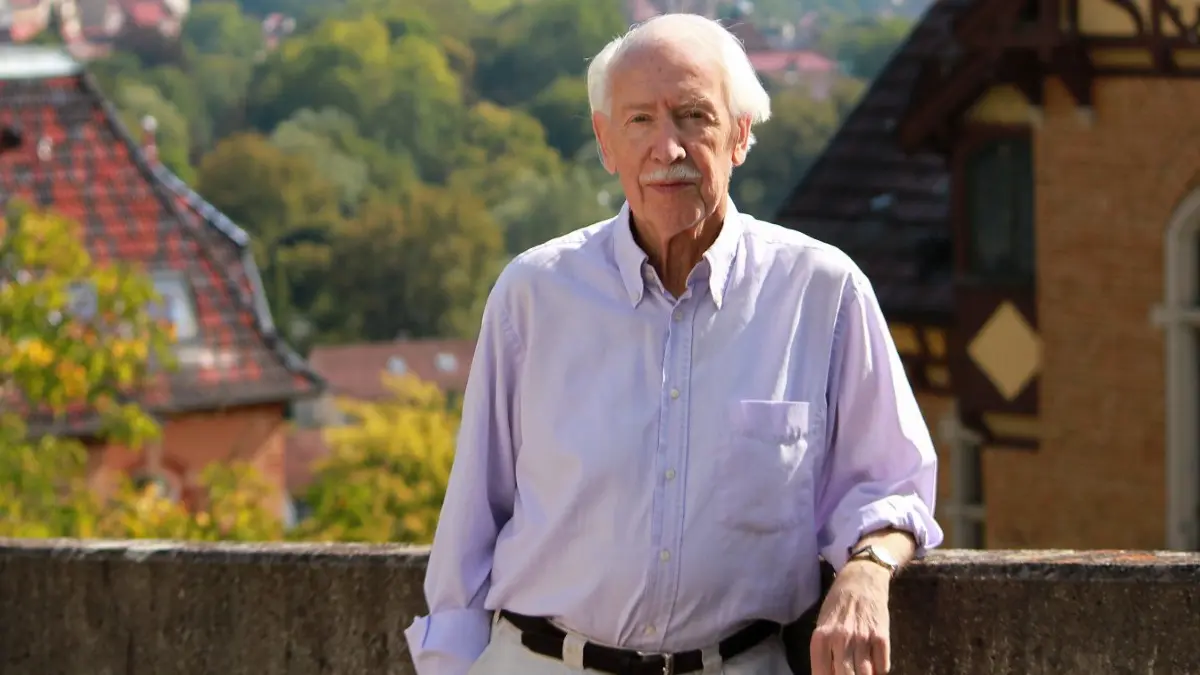 Der Kulturwissenschaftler Hermann Bausinger ist am Mittwoch im Alter von 95 Jahren verstorben.
ARCHIV - 31.08.2011, Tübingen: Der Tübinger Kulturwissenschaftler Hermann Bausinger in Tübingen. Er hat die völlig normalen Dinge des Alltags erforscht. (zu dpa: Kulturwissenschaftler Bausinger im Alter von 95 Jahren gestorben ) Foto: picture alliance / dpa +++ dpa-Bildfunk +++