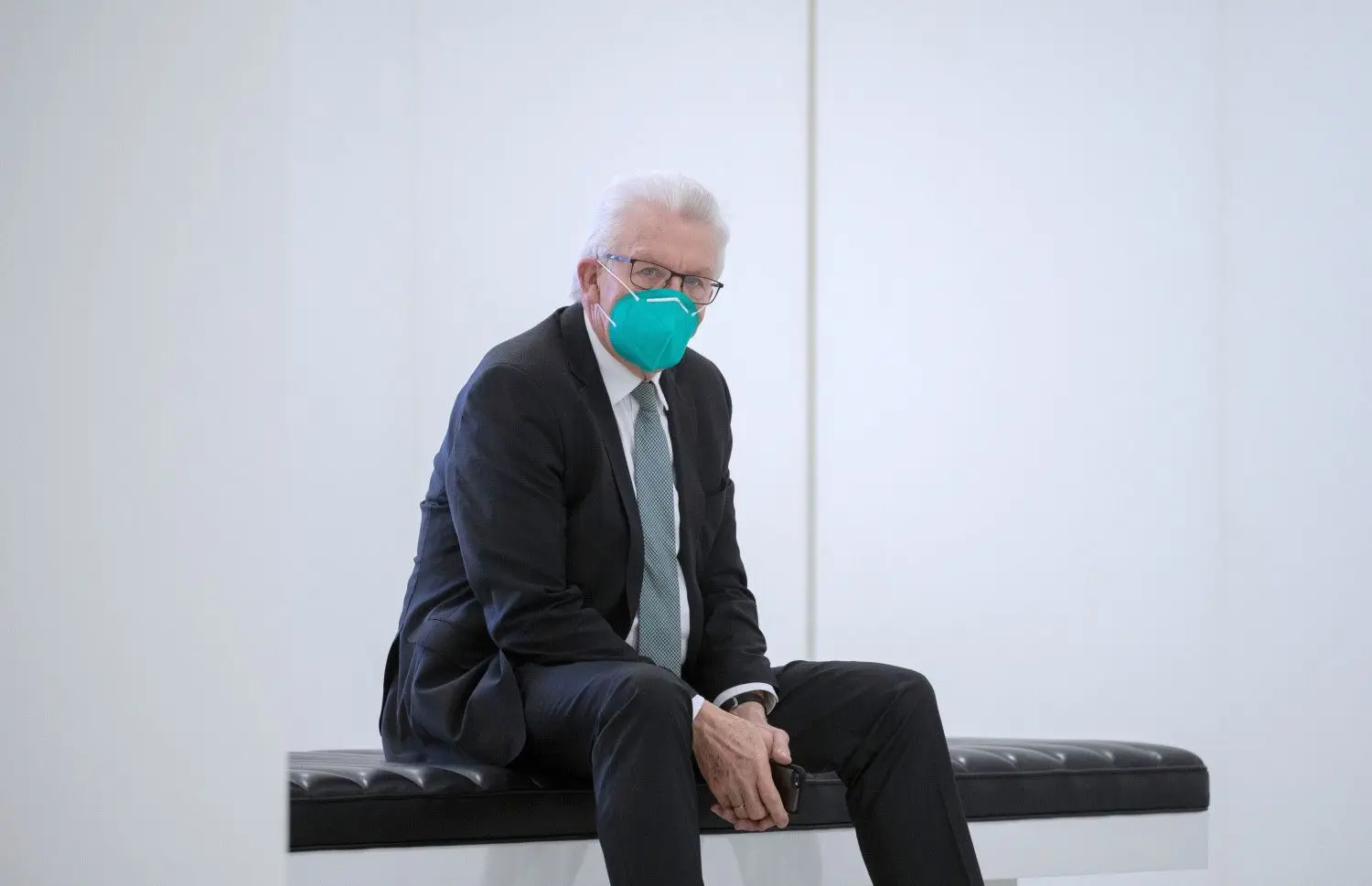 Ministerpräsident Winfried Kretschmann (Bündnis 90/Die Grünen) hat eine Debatte über die Verteilung von nicht verwendeten Impfstoff angeregt. Her mit Astrazeneca, sagt unser Autor.