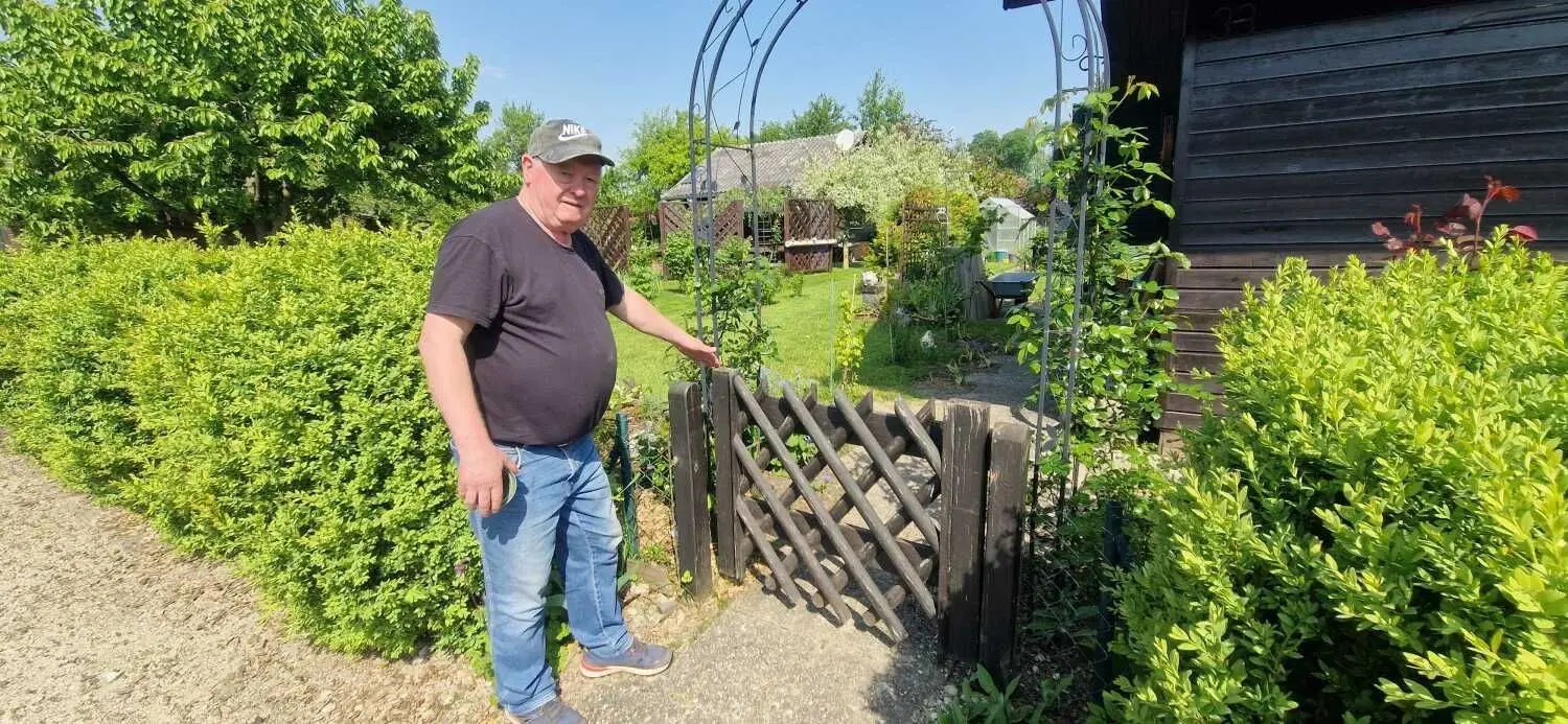 Einbruch in der Kleingartenanlage in Neu-Ulm:  Jürgen Harass hat die Tür zu seinem Schrebergarten am Sonntagabend abgeschlossen, am Montagmorgen aber geöffnet vorgefunden.