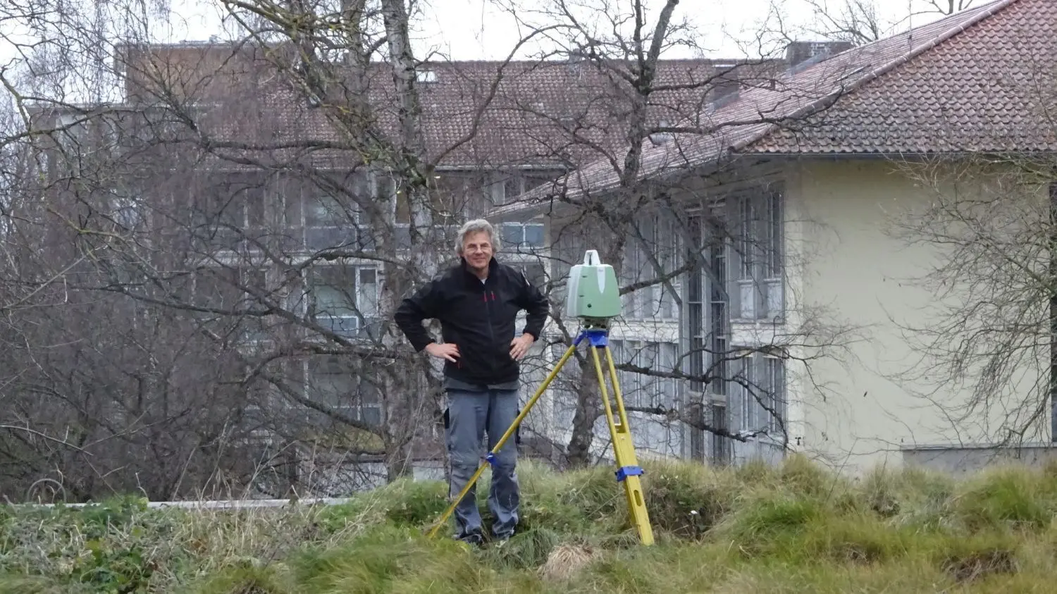 Der Vermessungsingenieur Georg Lenz und Daniela Jage bildeten mithilfe einer Scanstation die Räume in der Rangendinger Klosterkirche ab und erstellten daraus ein Gesamtmodell des Gebäudes.
