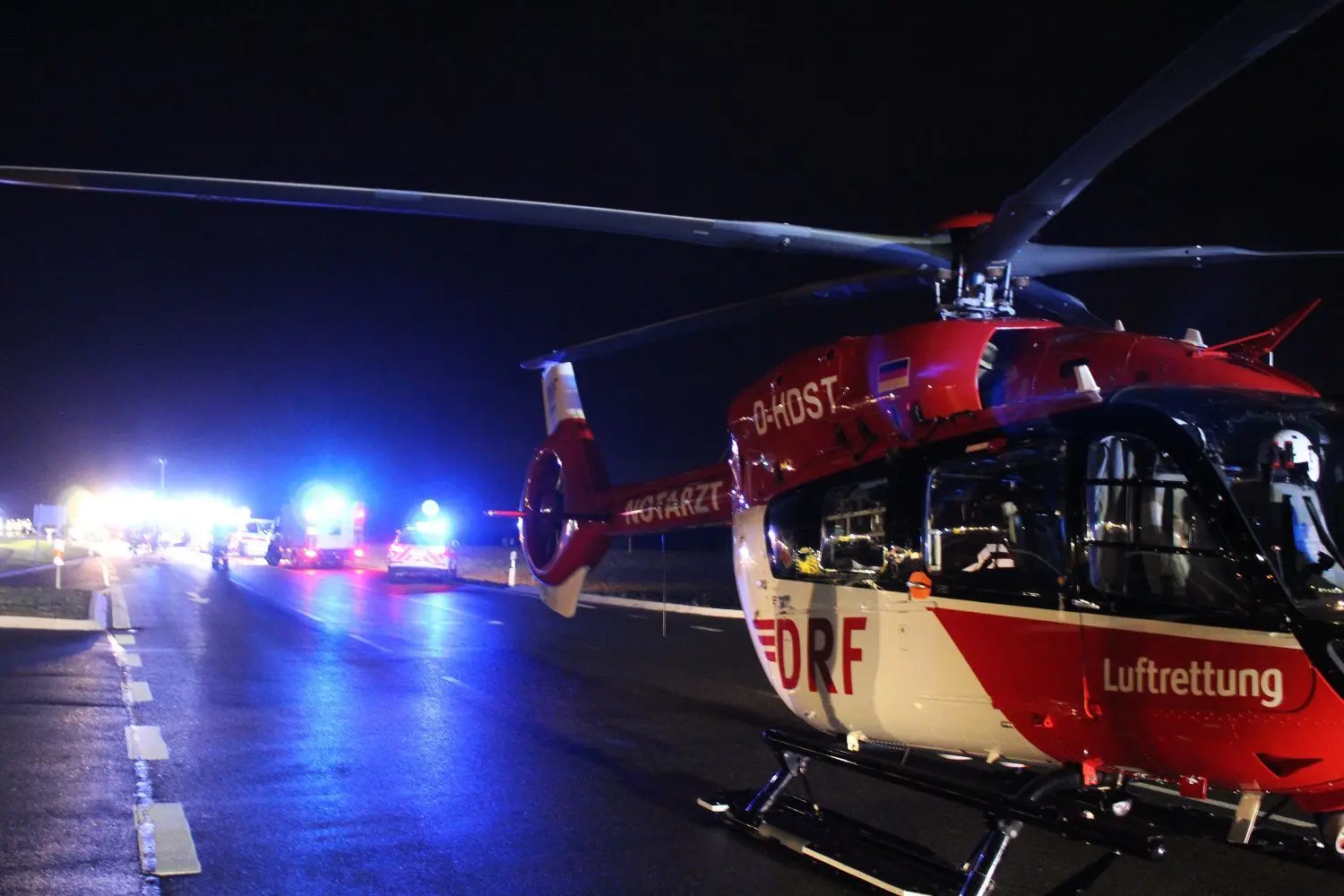 Die Leistelle hatte vorsorglich einen Rettungshubschrauber angefordert, der dann tragischerweise auch prompt gebraucht wurde.