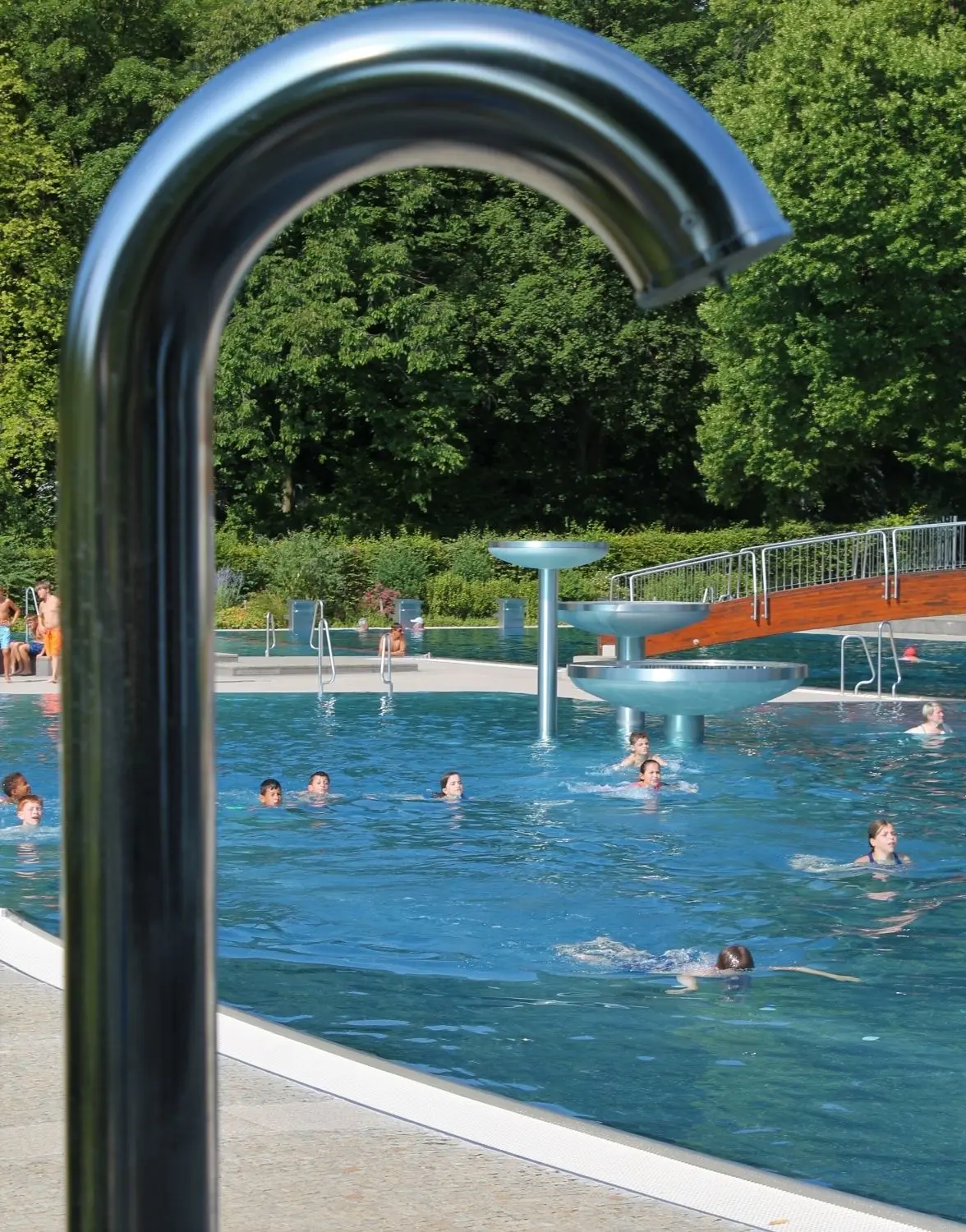 Ebenfalls eine Premiere war der „Swim and run“ der Dritt- und Viertklässler im Freibad. ⇥