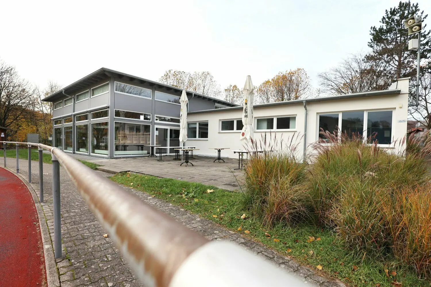 Fans aus dem Ermstal können unter anderem hier gemeinsam schauen: Im Sportheim des TSV Dettingen wird heute das WM-Spiel der deutschen Nationalmannschaft übertragen.⇥