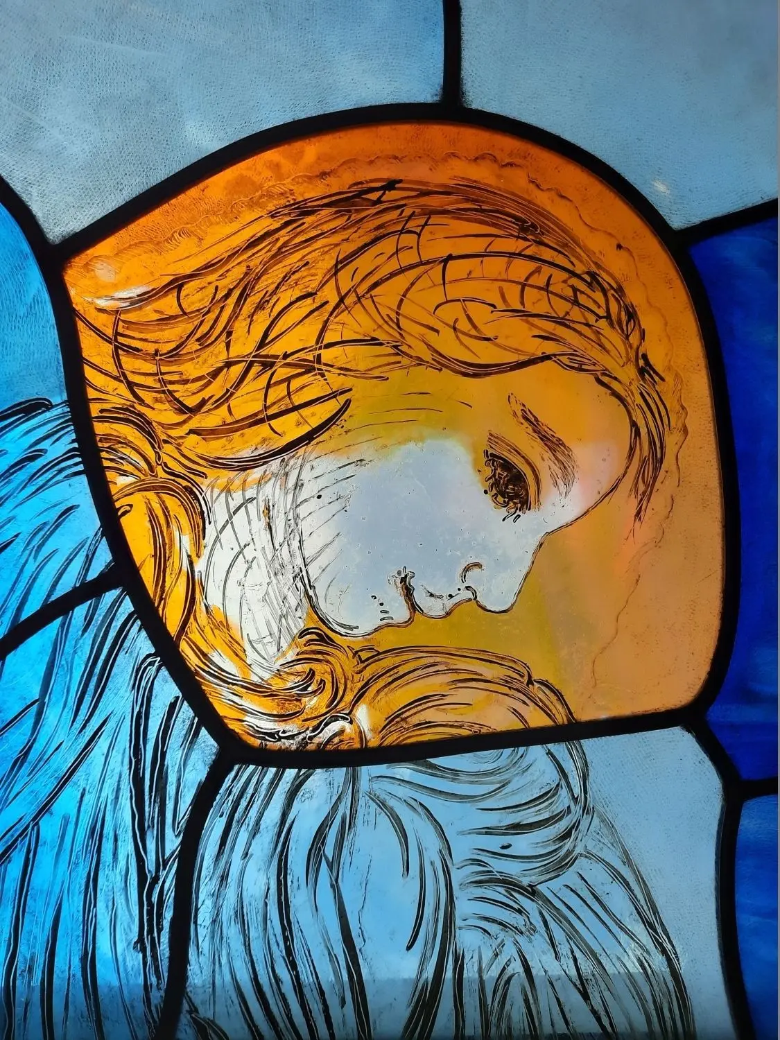 Ein Detail aus dem Fenster „Jona und der Walfisch“.