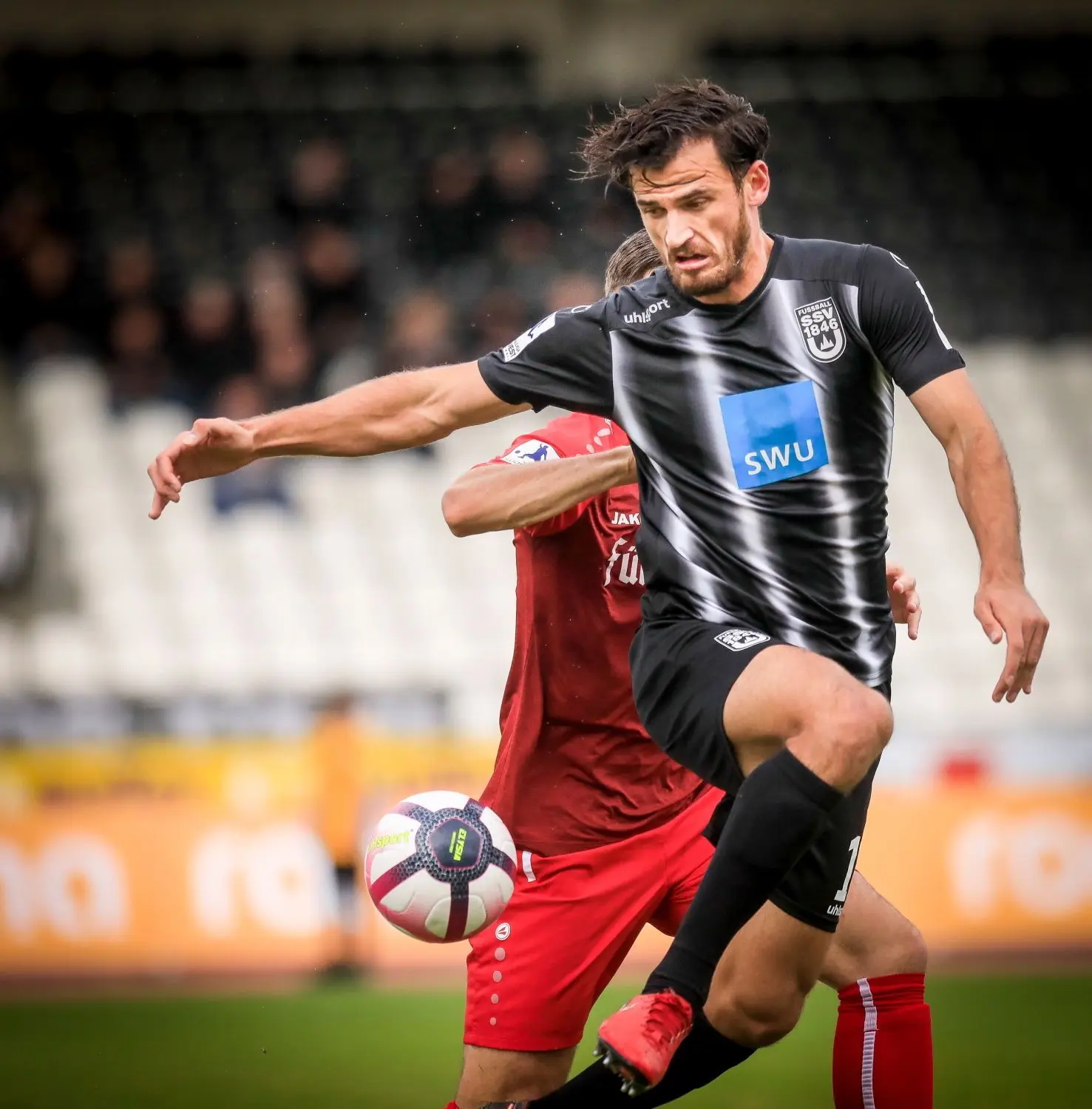 Oft kritisiert, nun Wegbereiter zum Erfolg: Haris Hyseni (in Schwarz) bereitete  mit seinem frühen 1:0 den Weg zum Kantersieg.