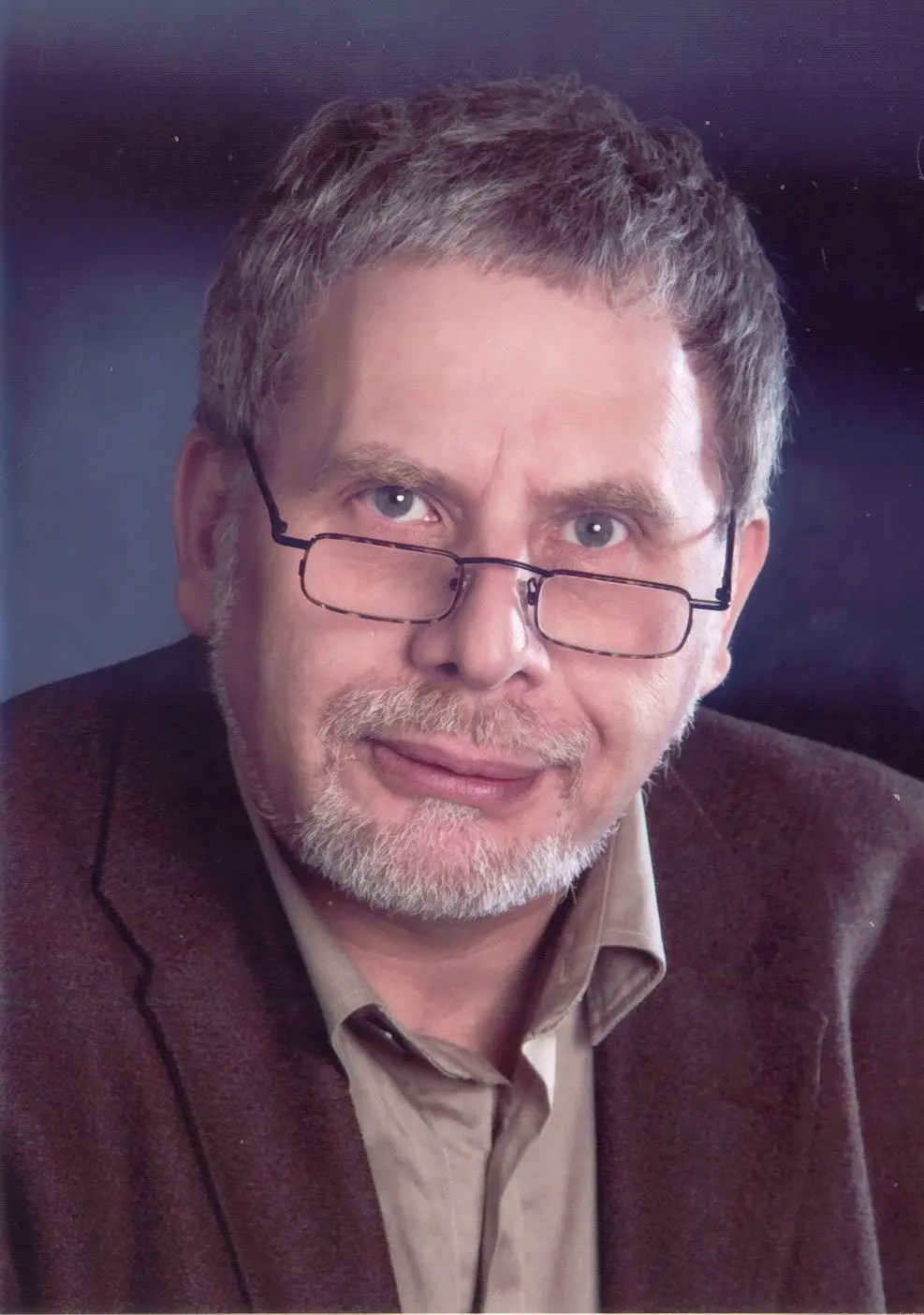 Professor Manfred Engel glaubt nicht an eine höhere Bedeutung der Träume. ⇥